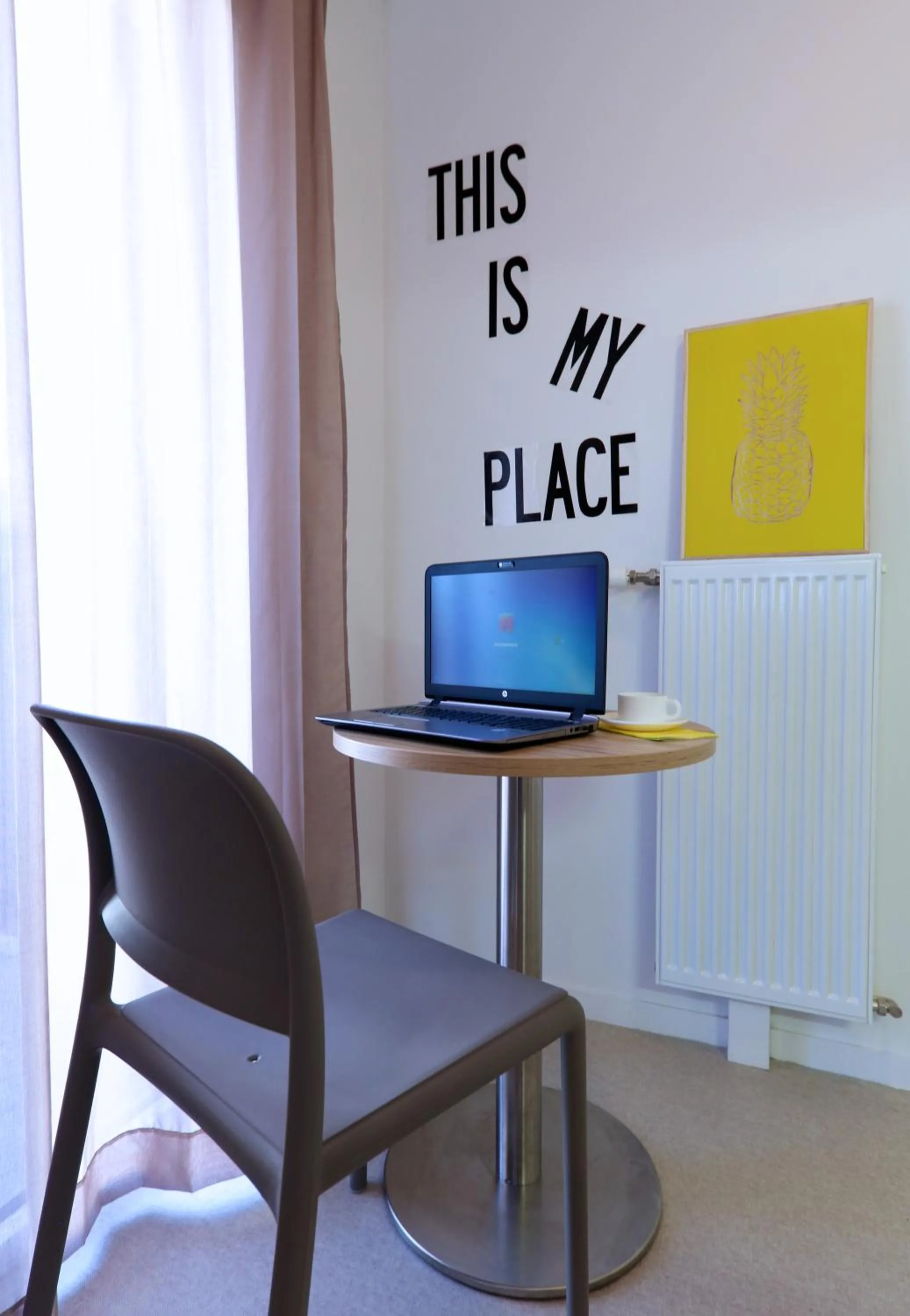 Seating area in Apparteo Bordeaux