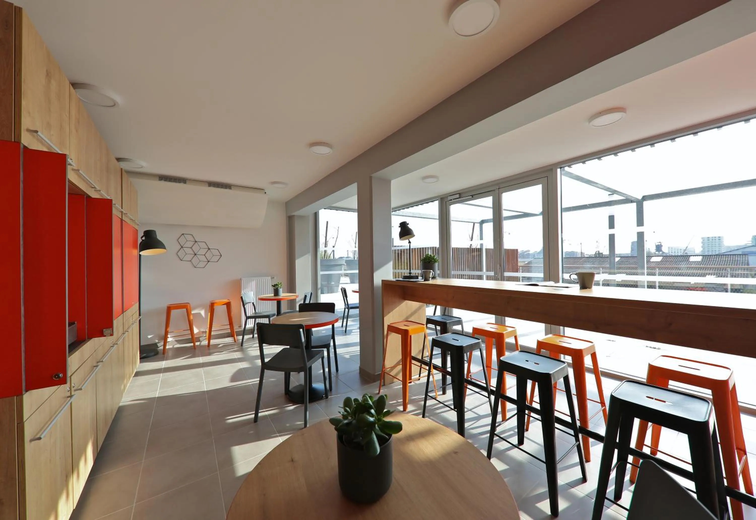 Communal lounge/ TV room in Apparteo Bordeaux