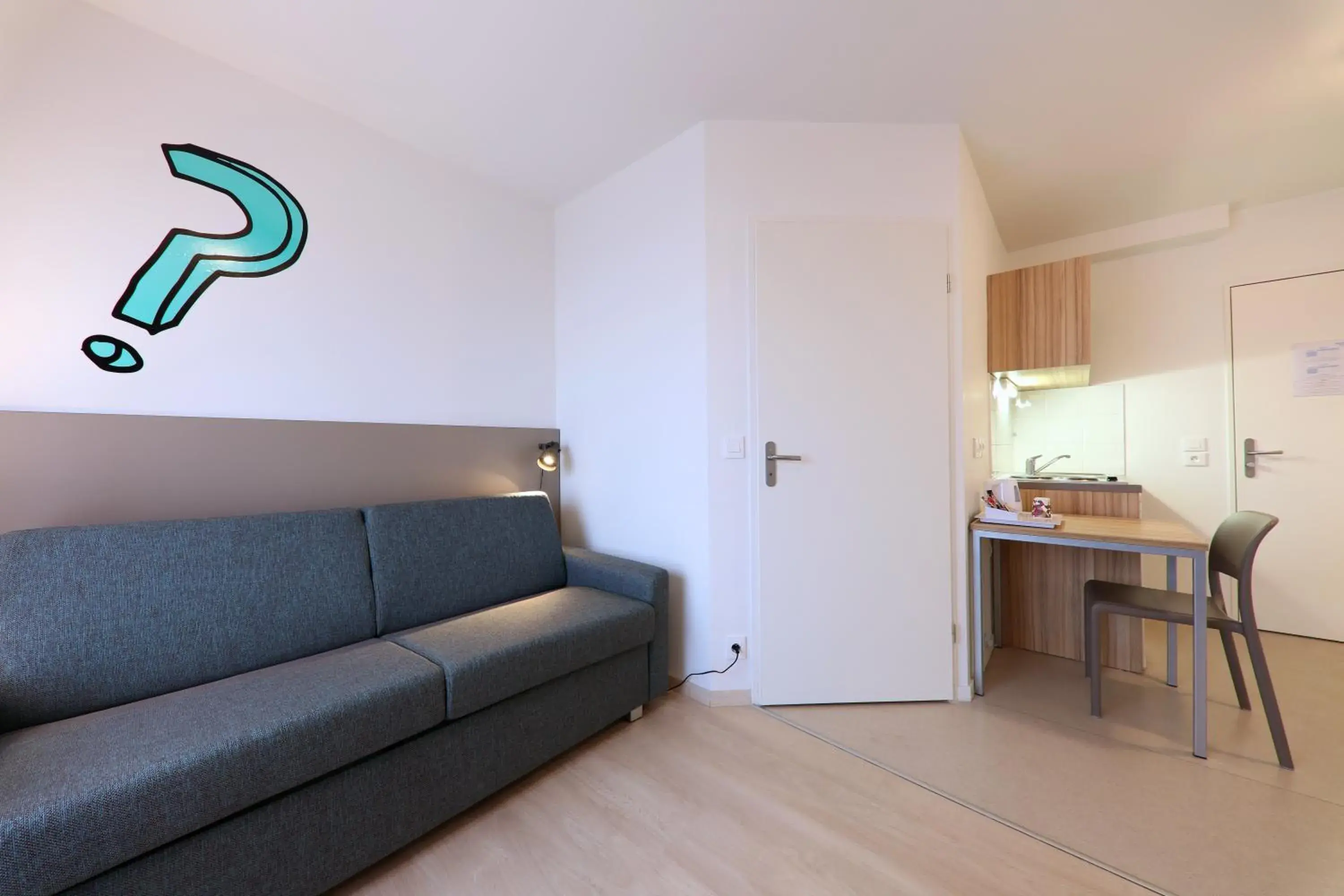 Photo of the whole room in Apparteo Bordeaux Photo of the whole room in Apparteo Bordeaux