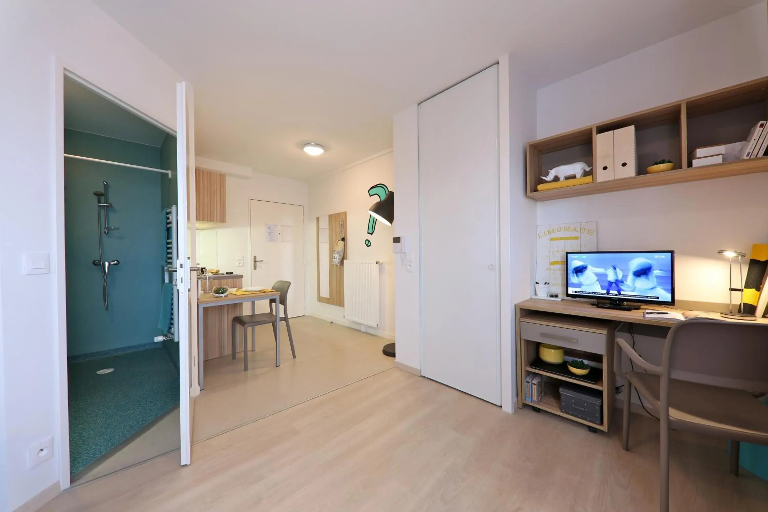 Photo of the whole room in Apparteo Bordeaux Photo of the whole room in Apparteo Bordeaux