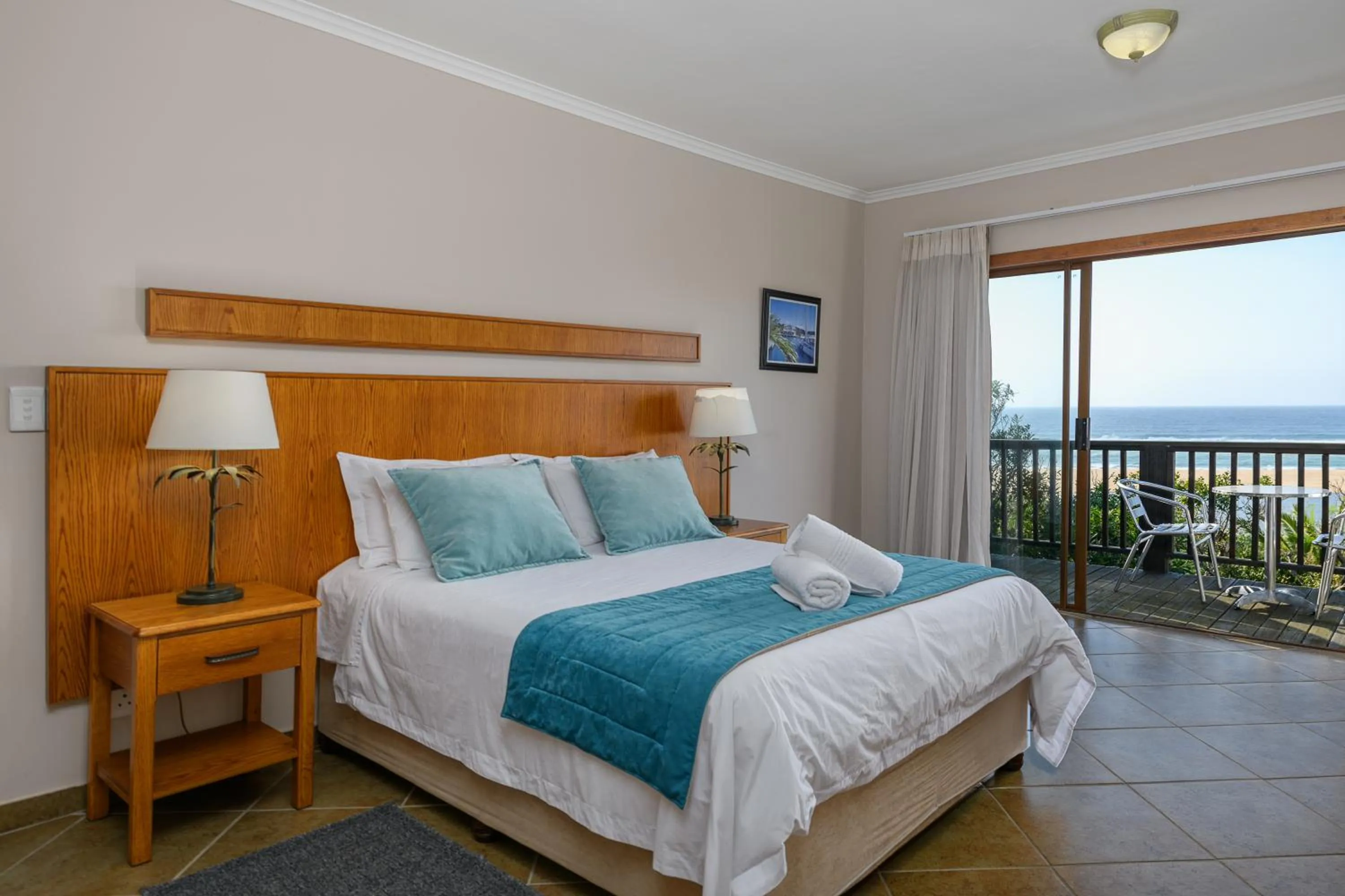 Bedroom, Bed in Sugar Beach Resort