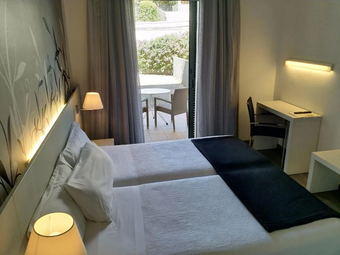 Bed in Hotel Mediterrani