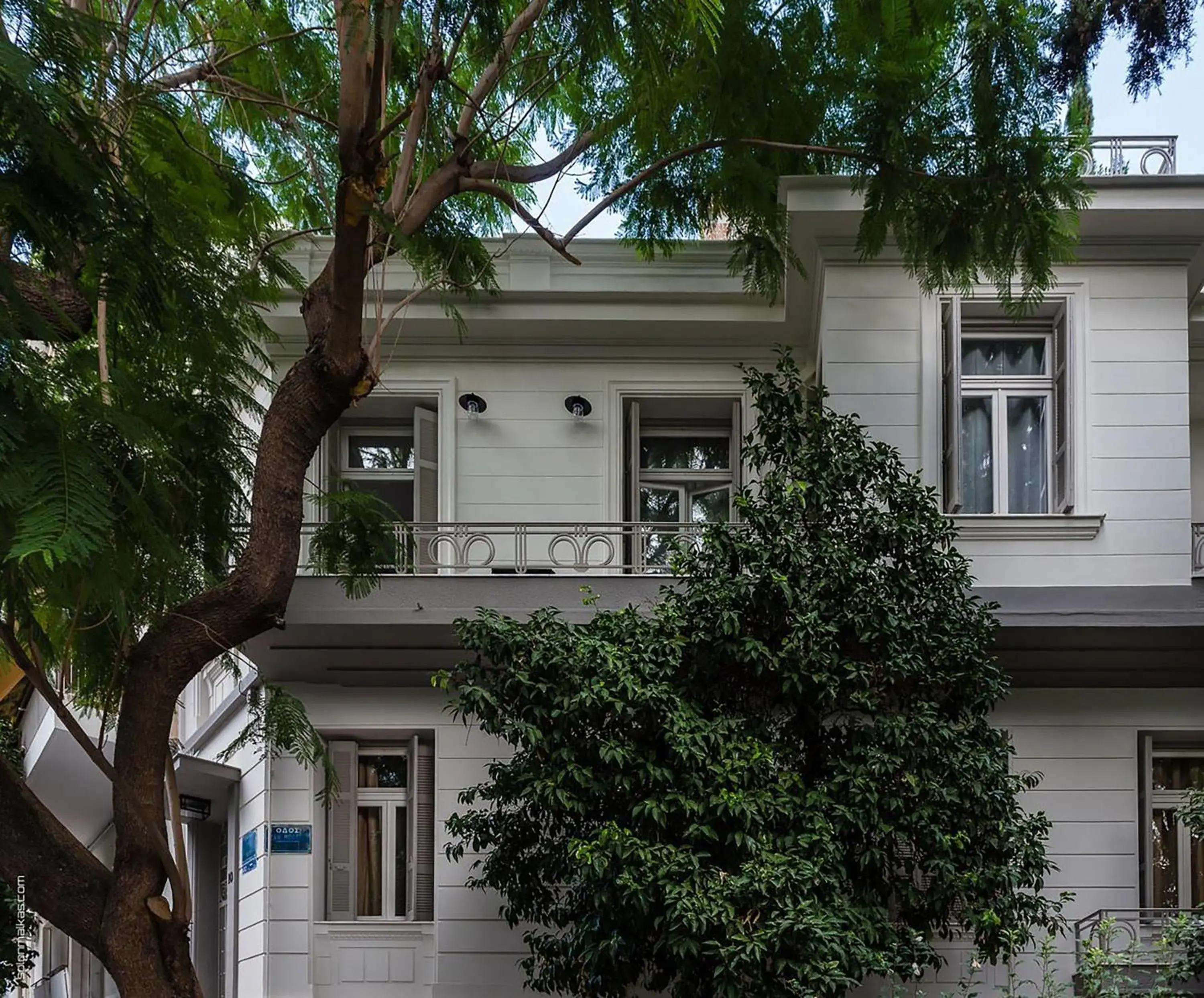 1930's Athenian House by YHA 1930's Athenian House by YHA