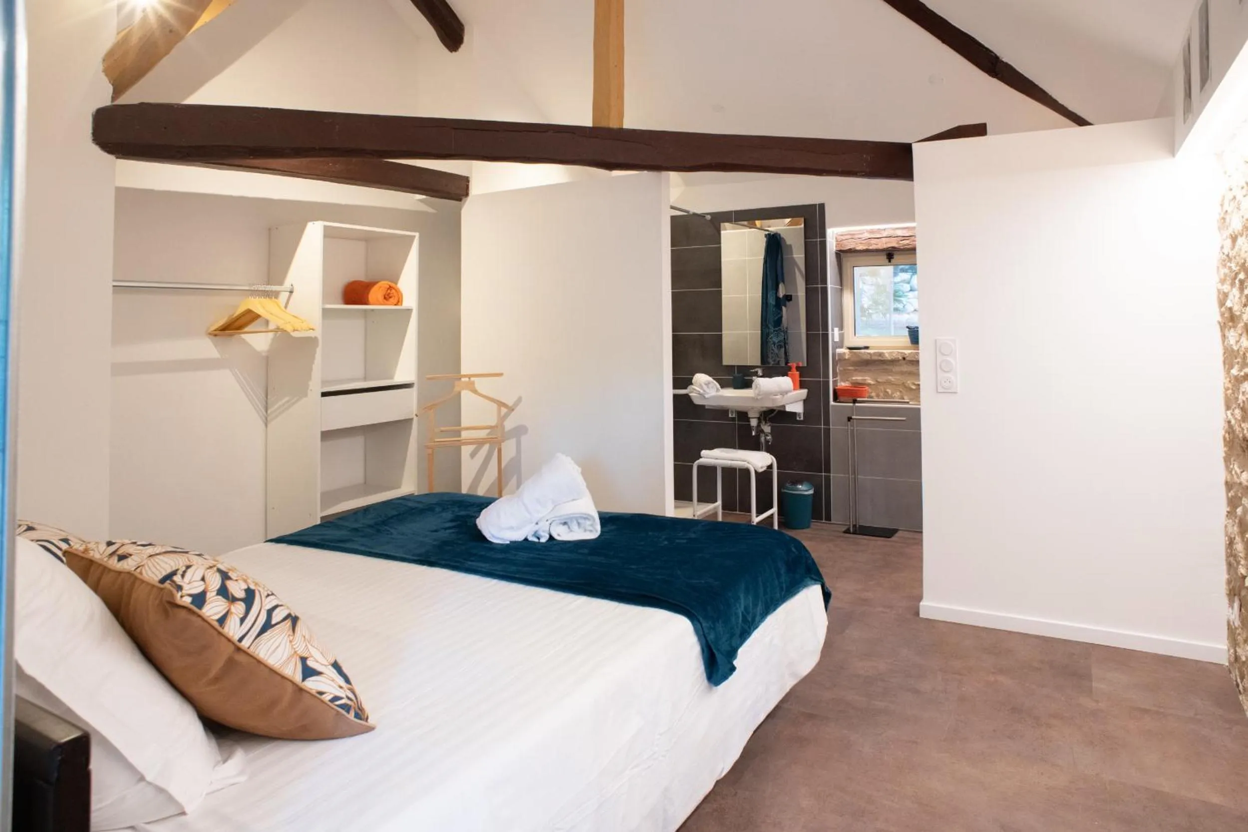 Bedroom, Bed in Le Moulin du Porteil