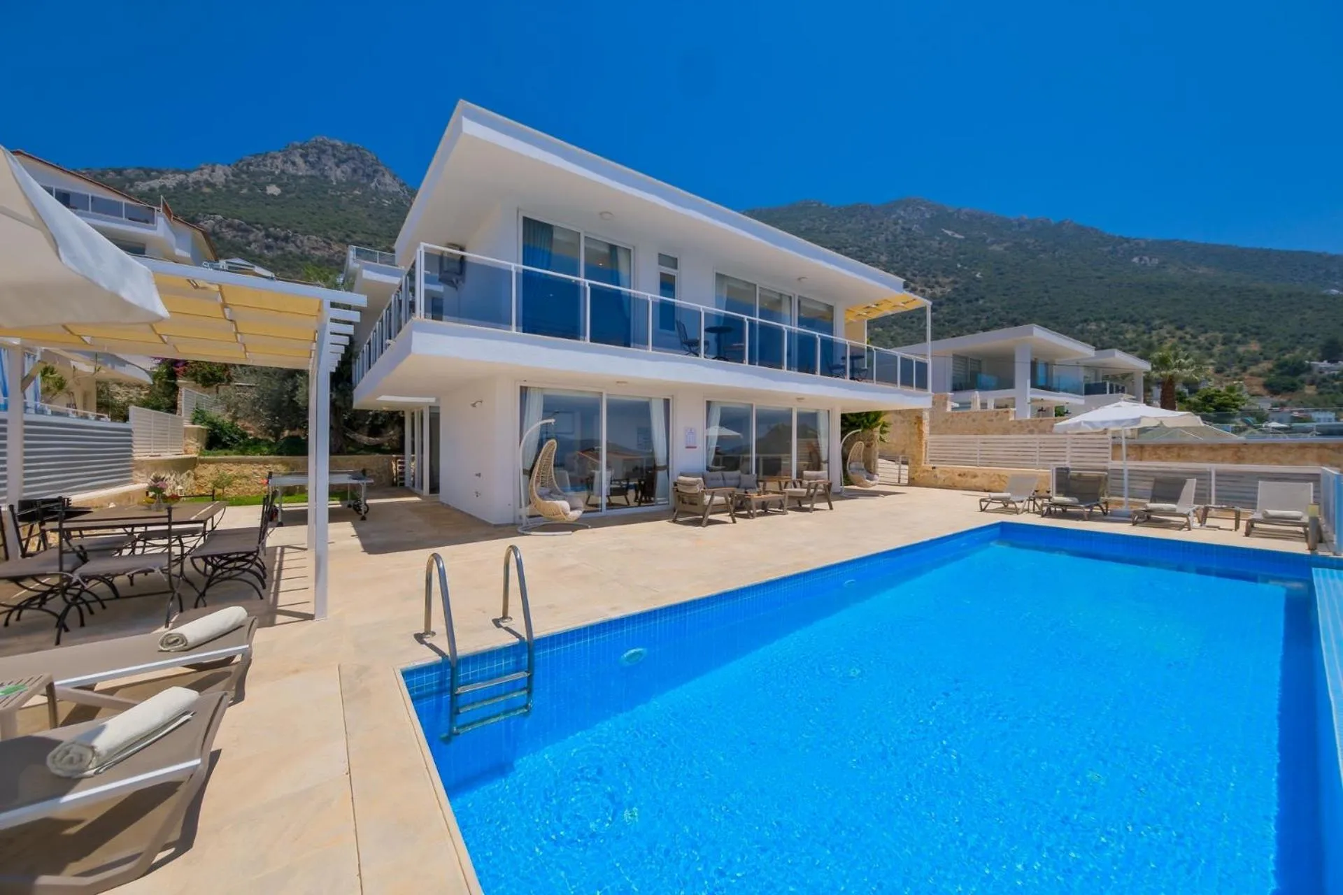Lumiere Villas 2