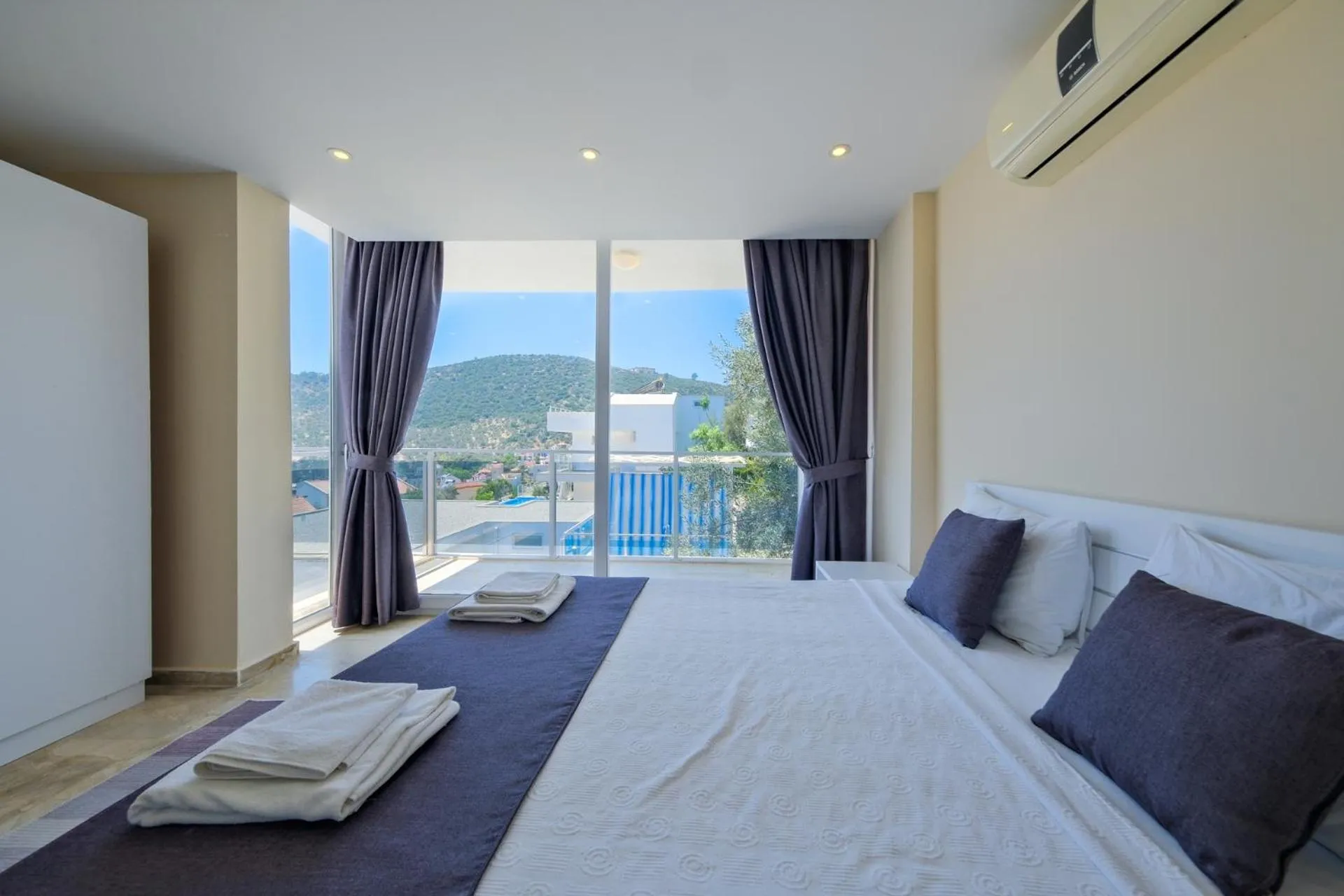 Bed in Lumiere Villas 2