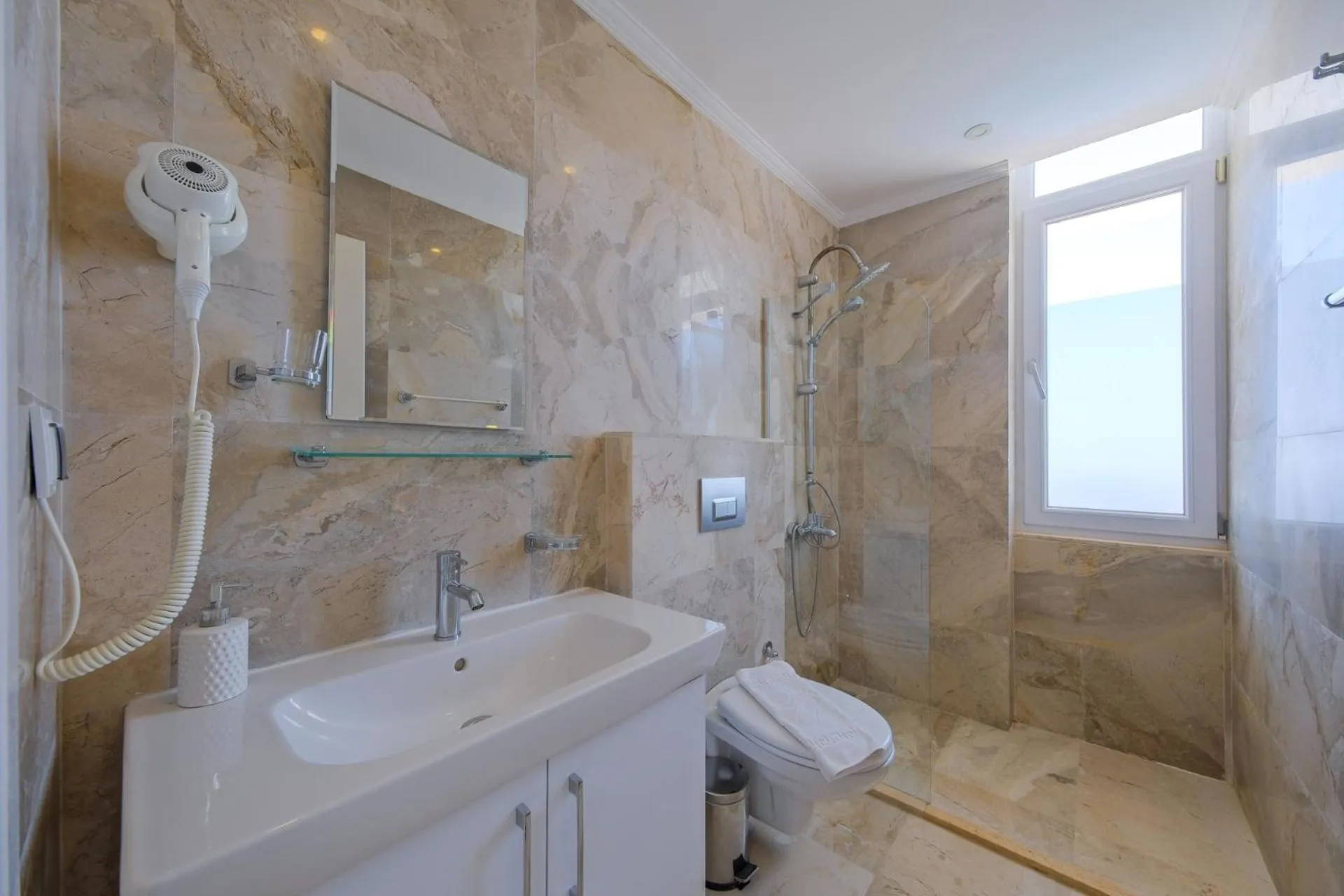 Lumiere Villas 2