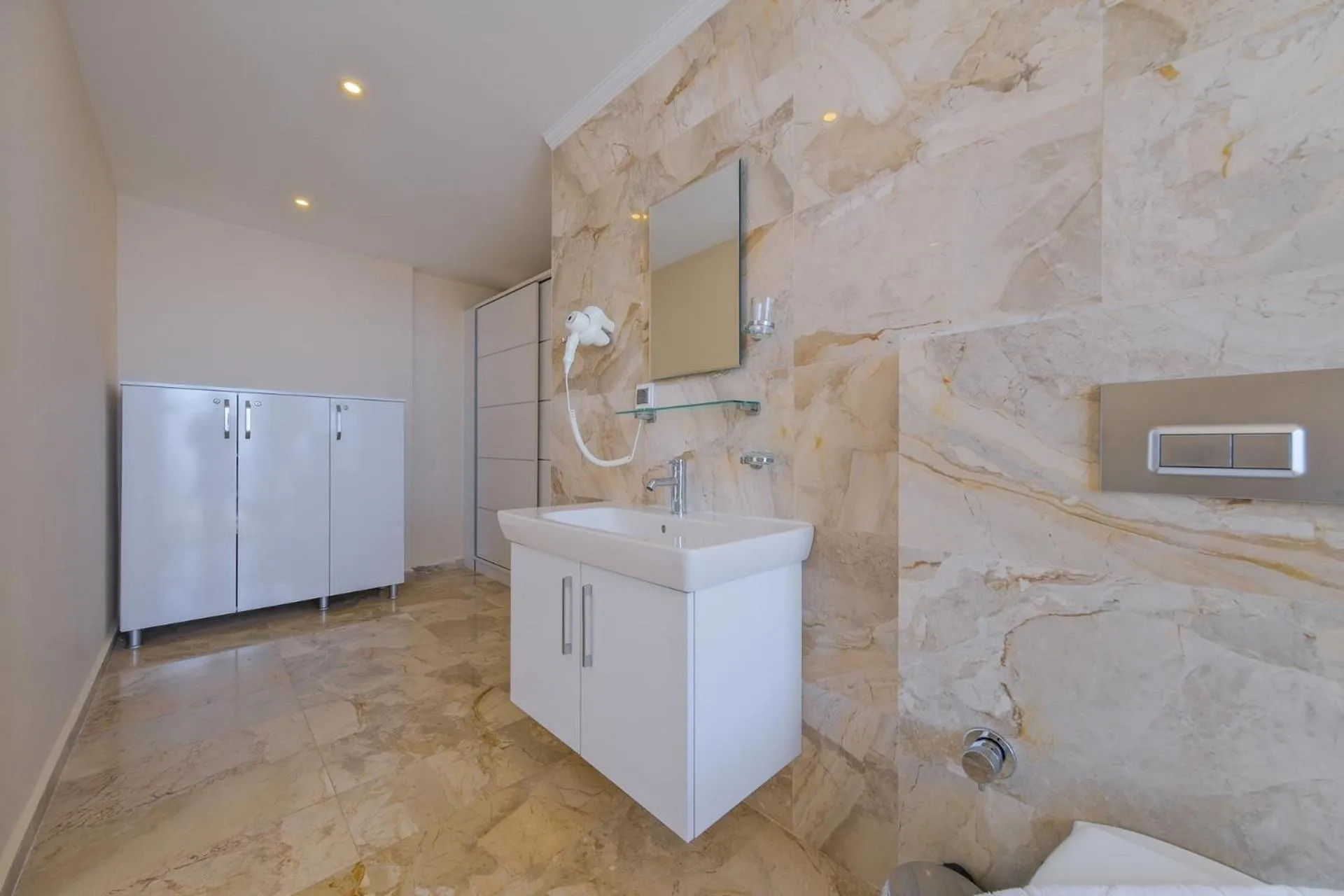 Lumiere Villas 2