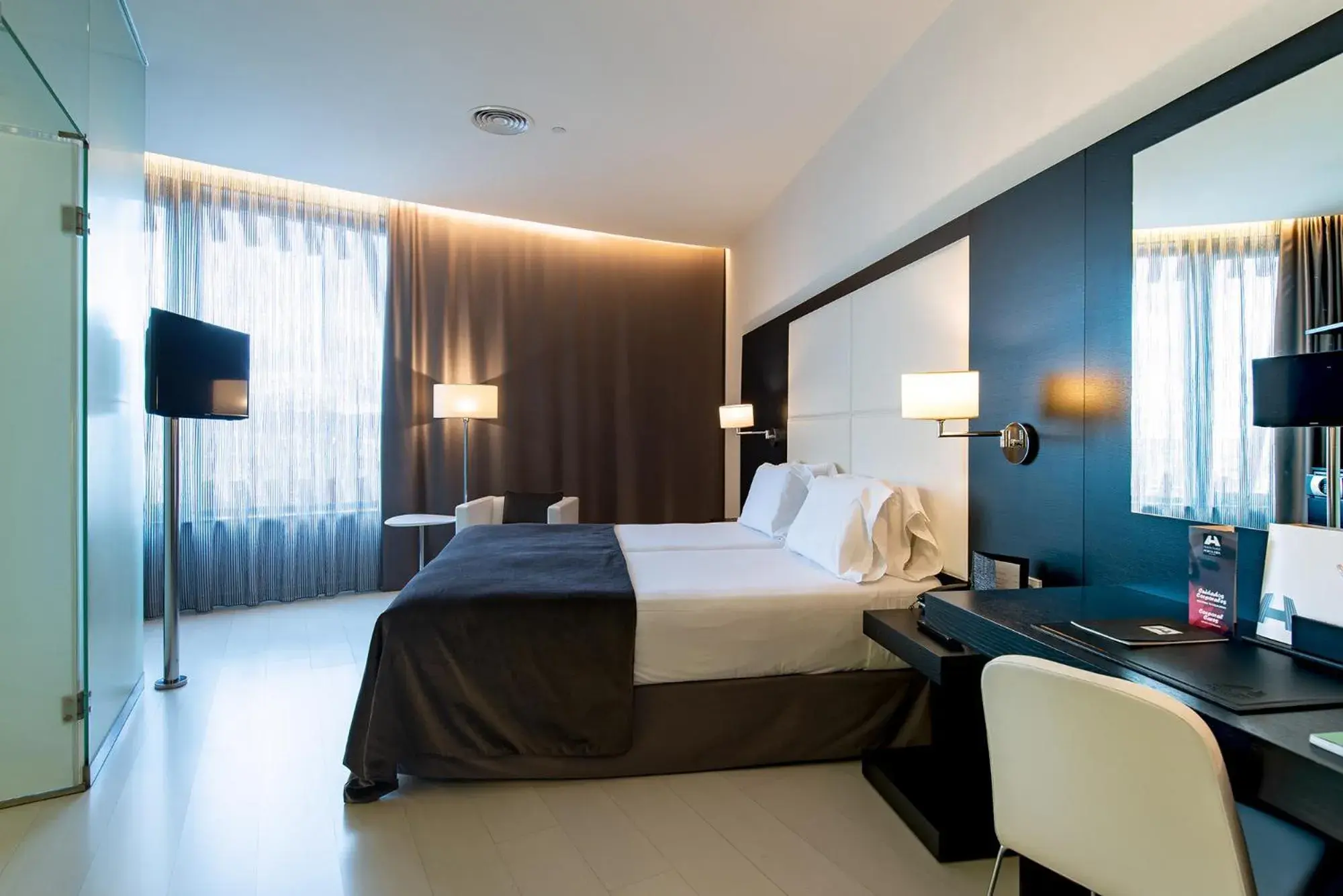 Standard Double or Twin Room in Hotel Porta Fira 4* Sup Standard Double or Twin Room in Hotel Porta Fira 4* Sup