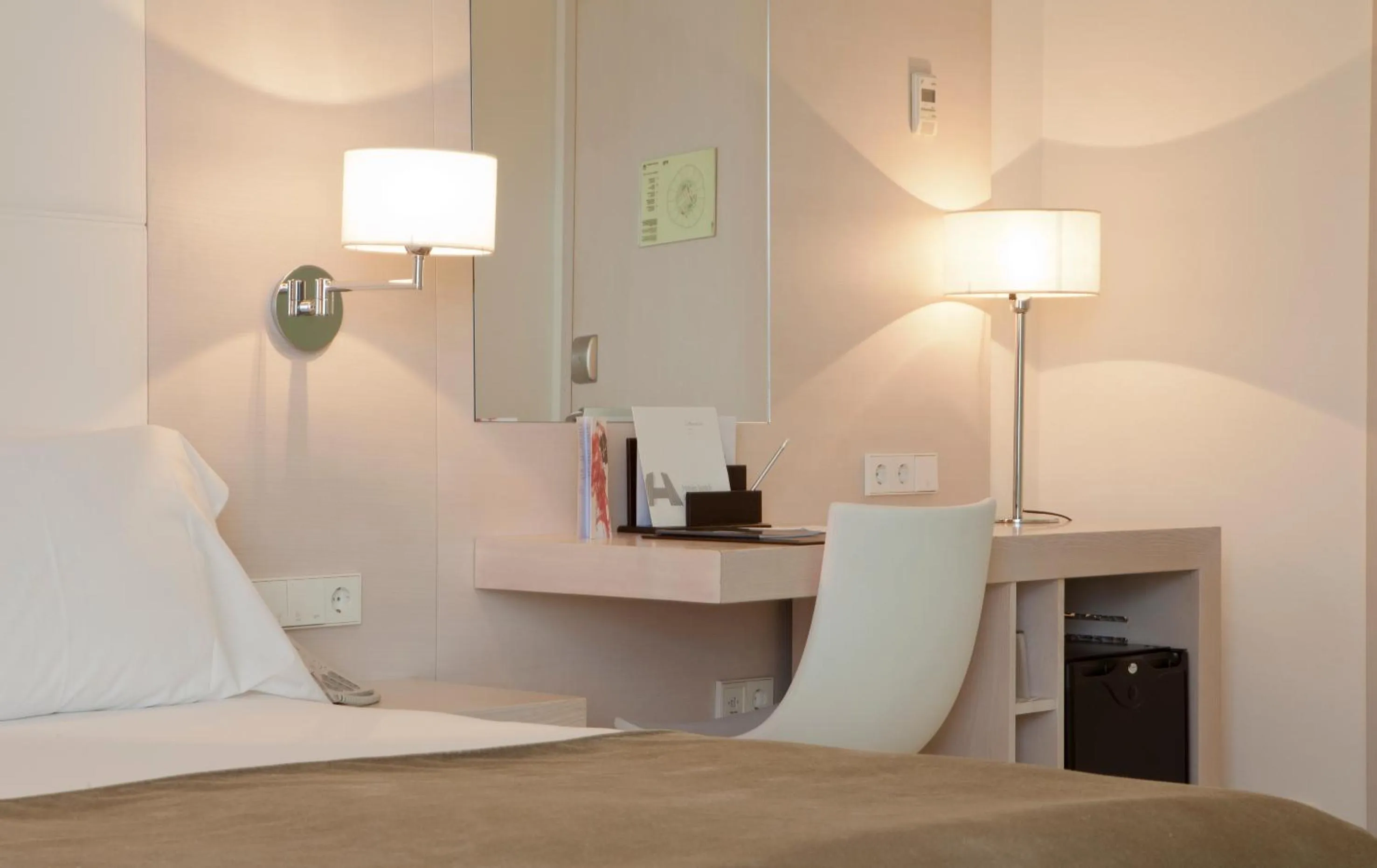 Seating area, Bed in Hotel Porta Fira 4* Sup