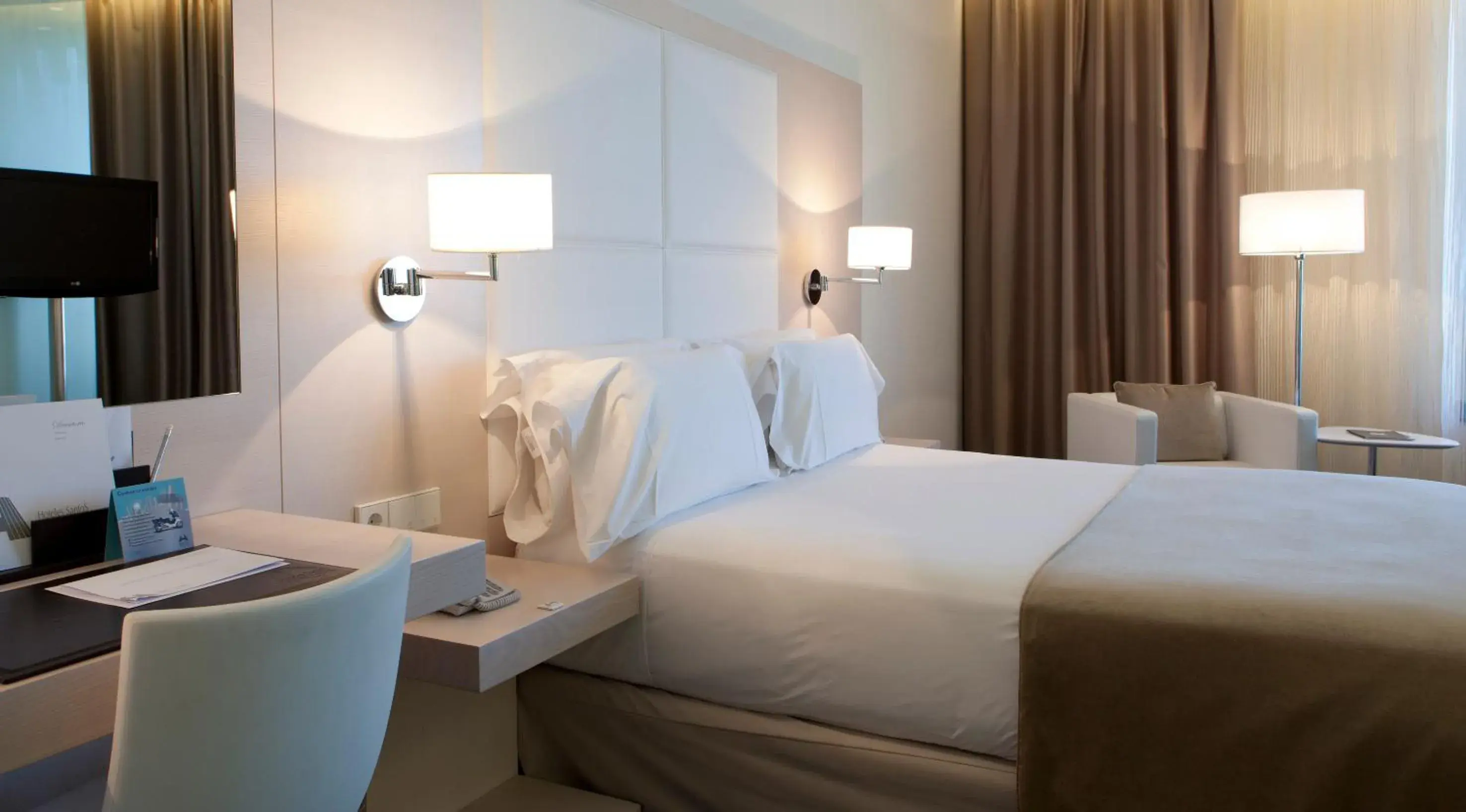 Photo of the whole room, Bed in Hotel Porta Fira 4* Sup Photo of the whole room, Bed in Hotel Porta Fira 4* Sup