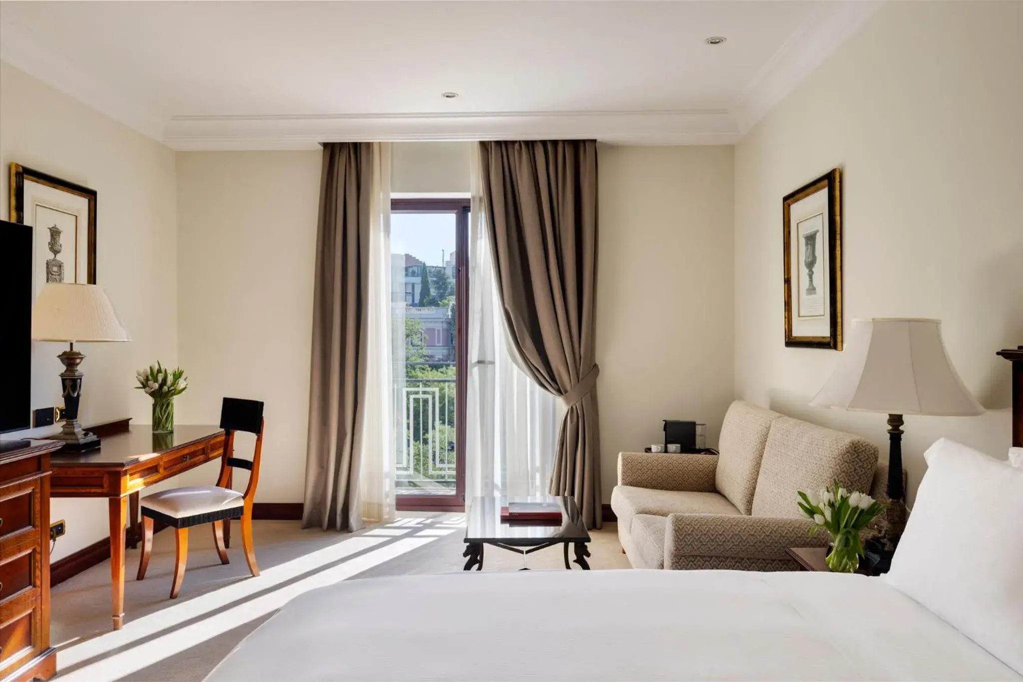 Junior King Suite with Castellana View - Club Lounge Access in InterContinental Madrid by IHG Junior King Suite with Castellana View - Club Lounge Access in InterContinental Madrid by IHG