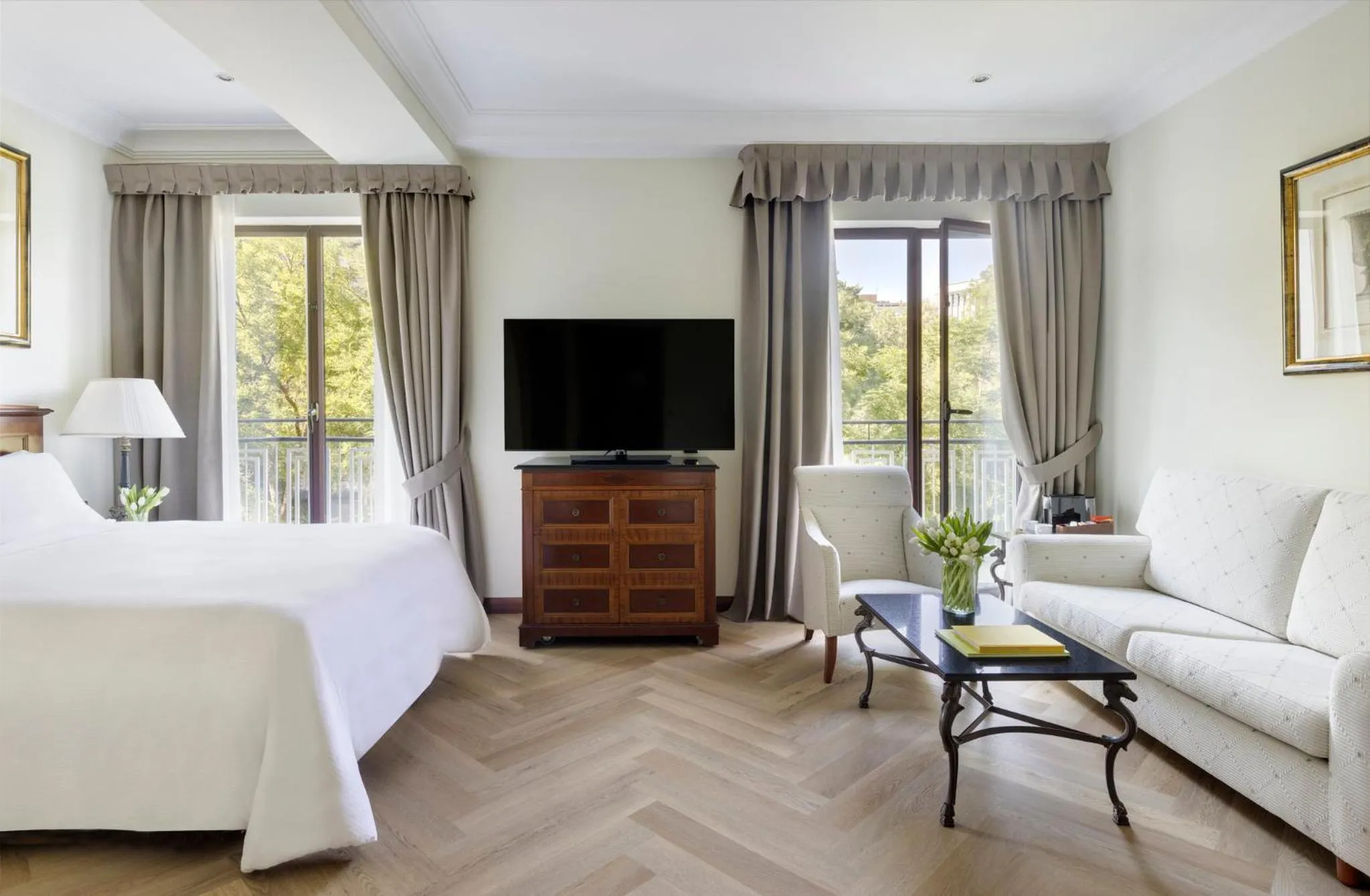 Photo of the whole room, Bed in InterContinental Madrid by IHG