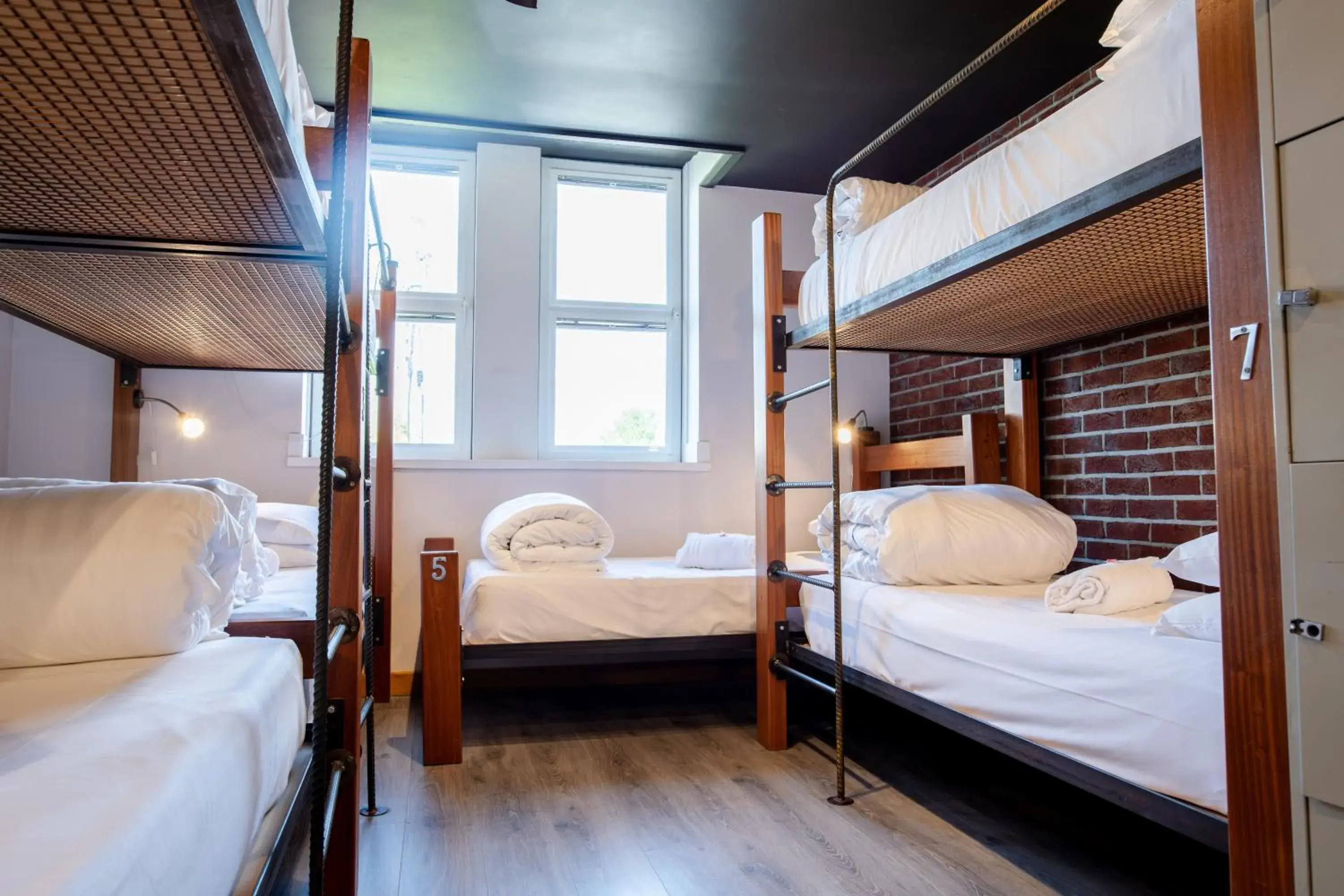 Bed in 7-Bed Mixed Dormitory Room in The Nest Boutique Hostel Bed in 7-Bed Mixed Dormitory Room in The Nest Boutique Hostel