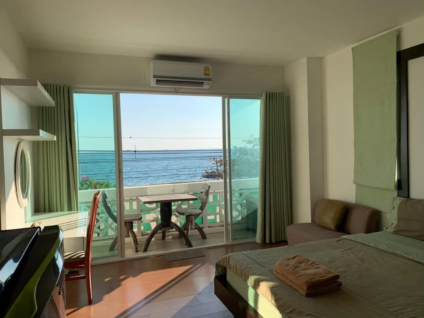 Bed in Banchaitalay Room