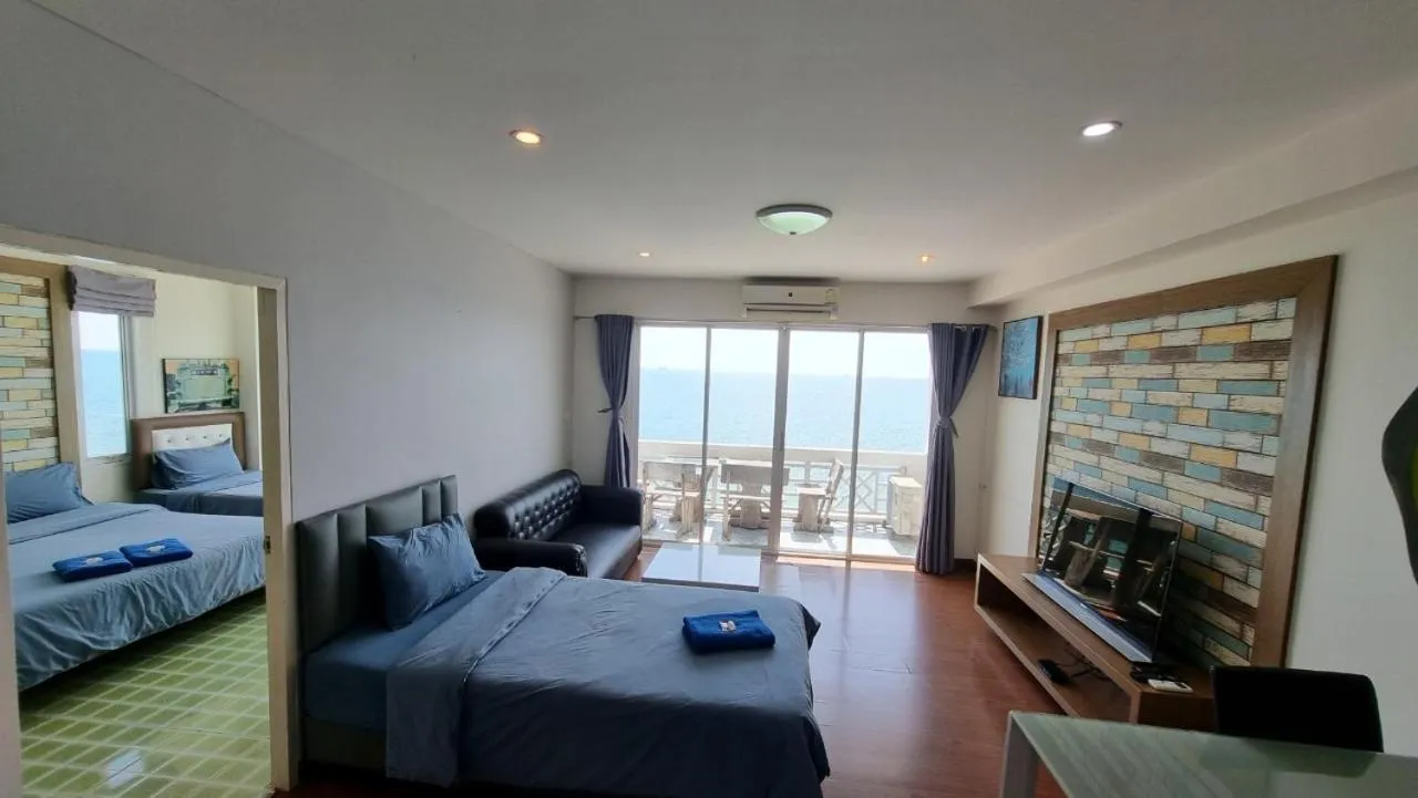 Bed in Banchaitalay Room