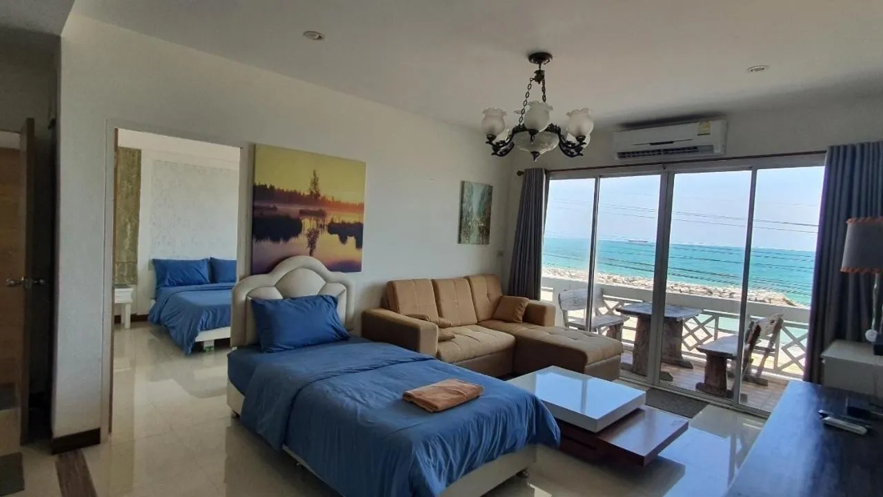 Bed in Banchaitalay Room