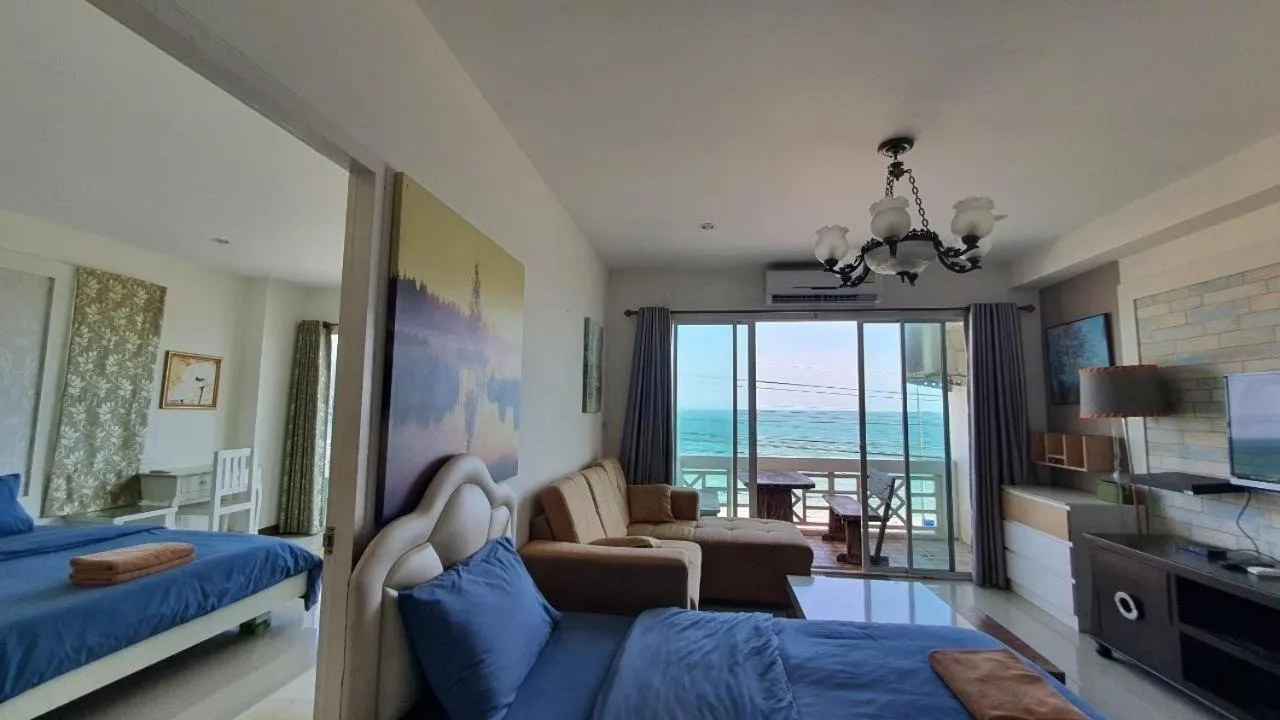 Bed in Banchaitalay Room