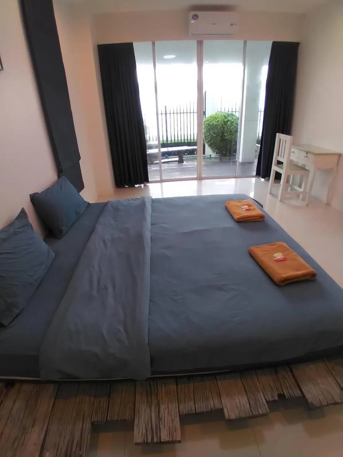 Bed in Banchaitalay Room