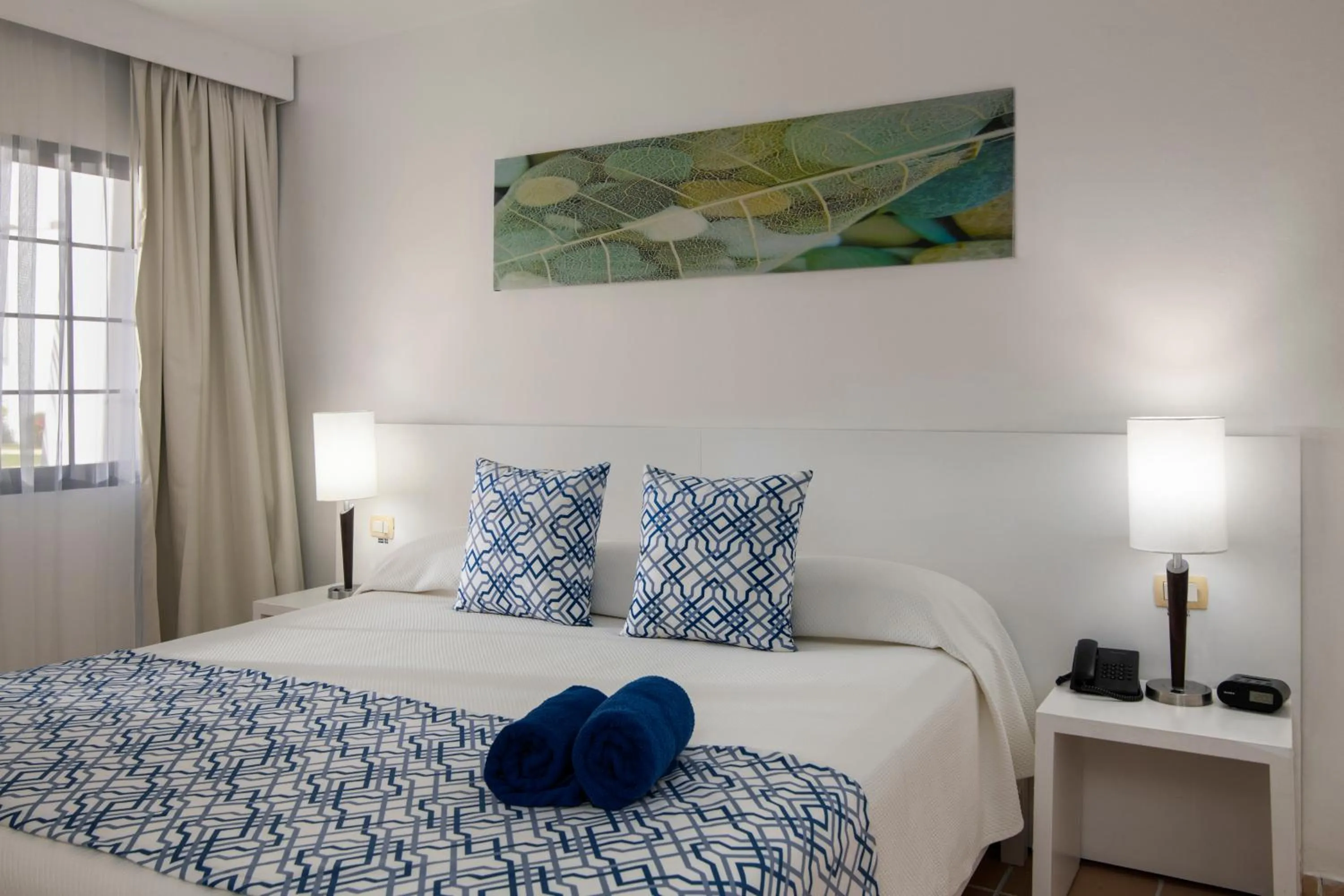 Bed in BlueBay Villas Doradas Adults Only-All Inclusive
