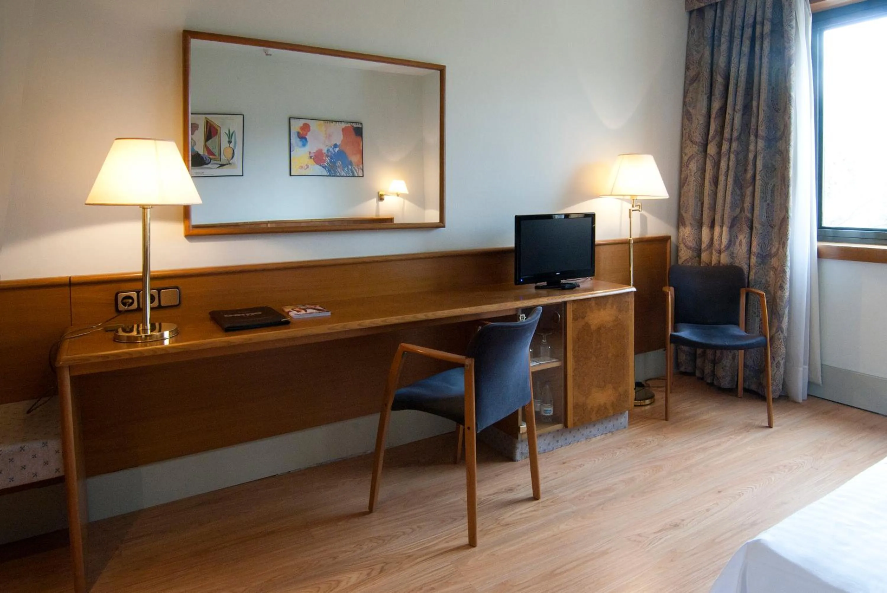 Seating area, Bed in Hotel Domo