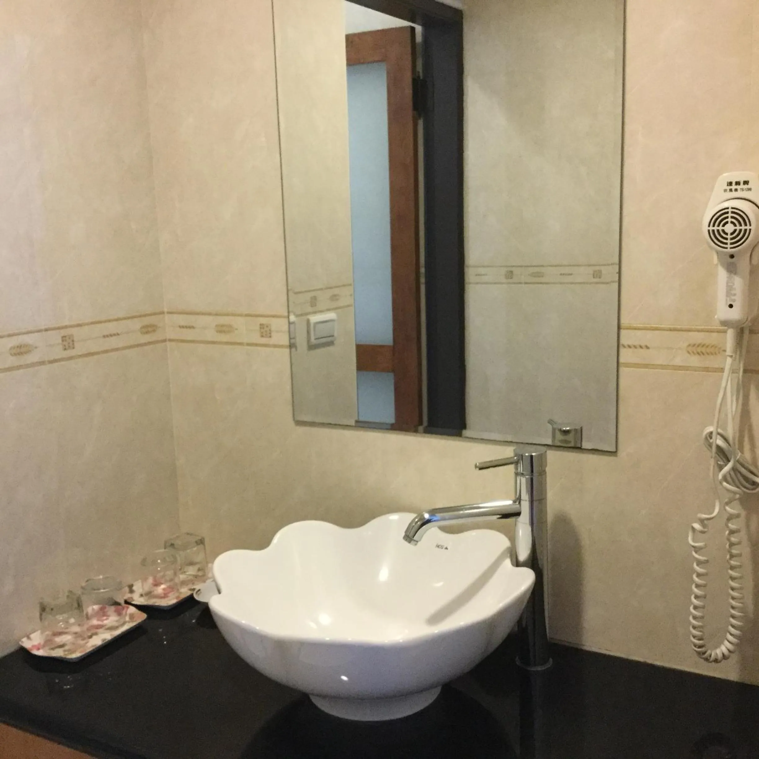 Property building in 闕麒景觀民宿Chill Villa B&B