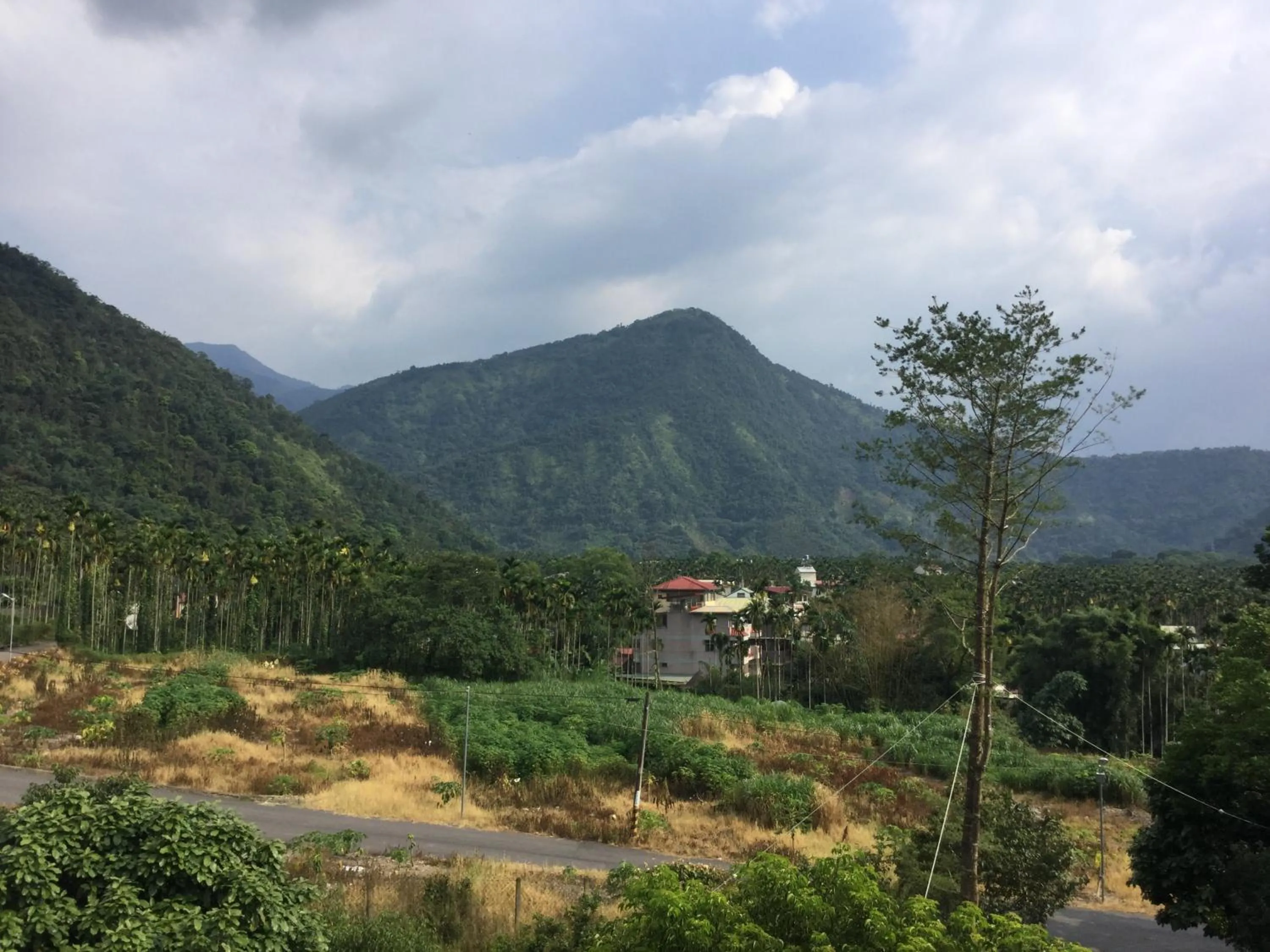 Property building in 闕麒景觀民宿Chill Villa B&B