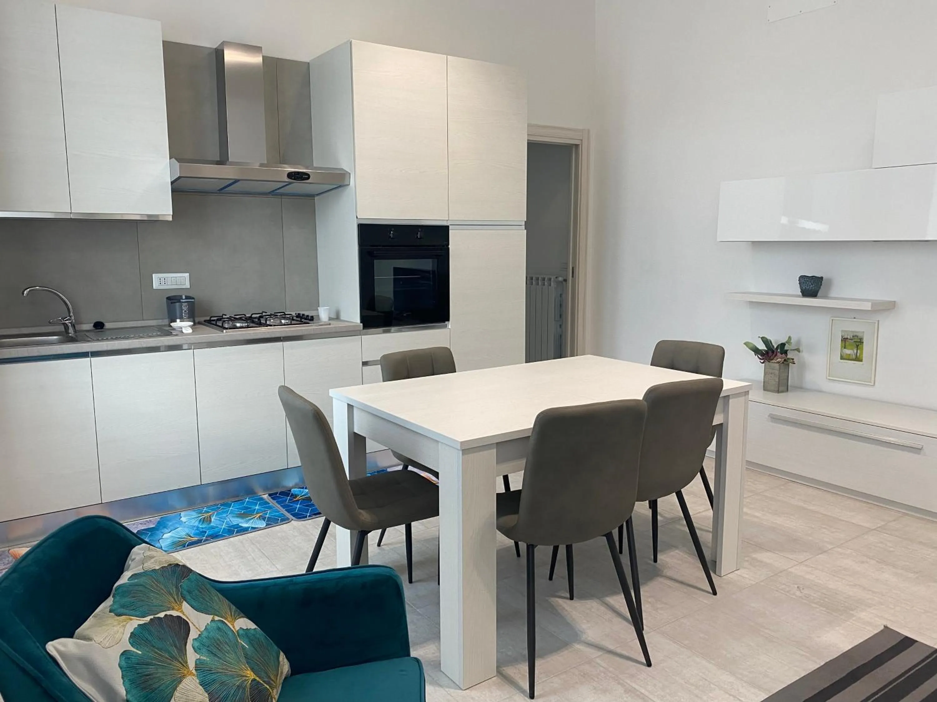 GARDEN HOUSE Apartments in Naples