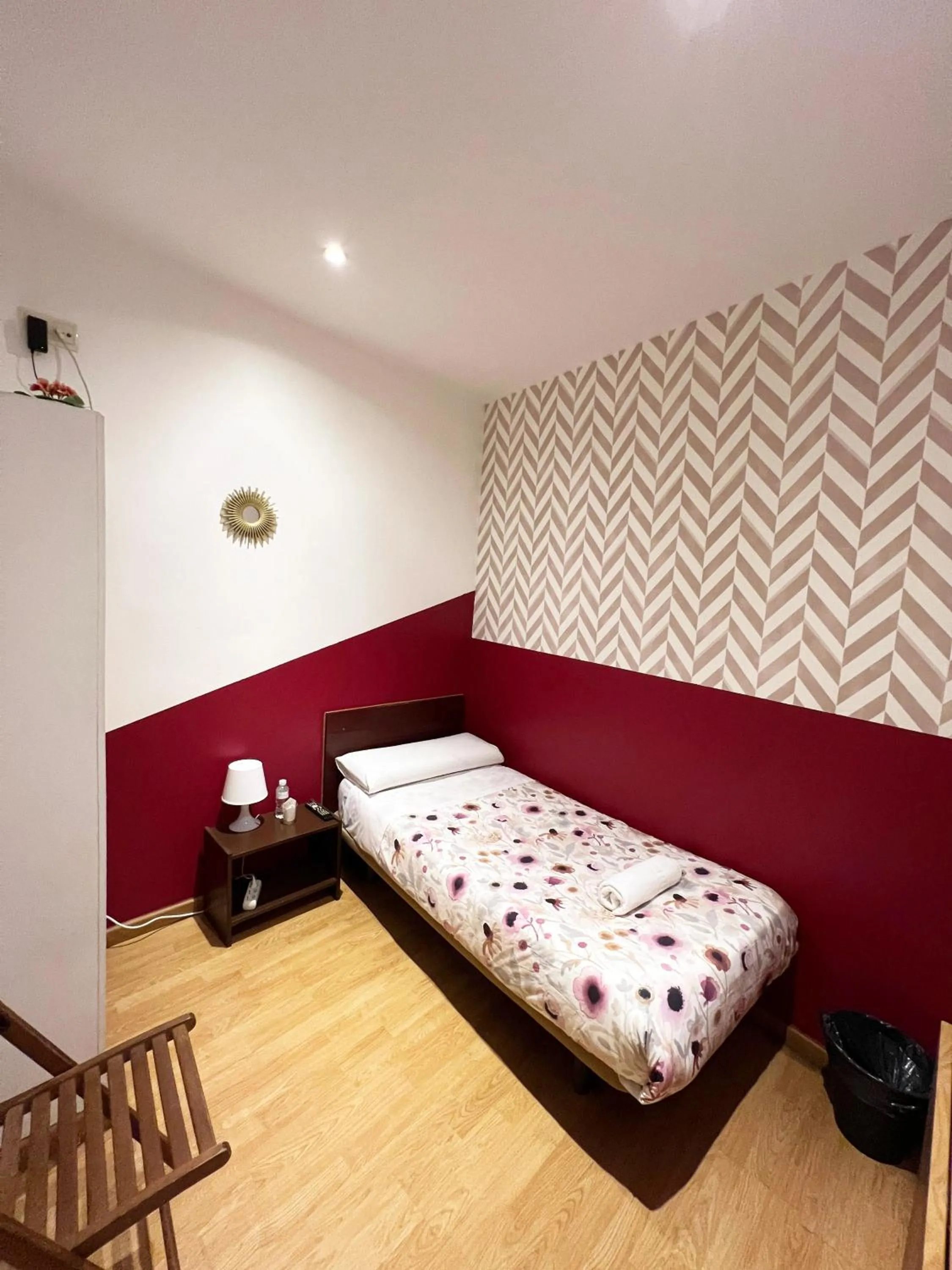 Photo of the whole room, Bed in Hostal Abaaly