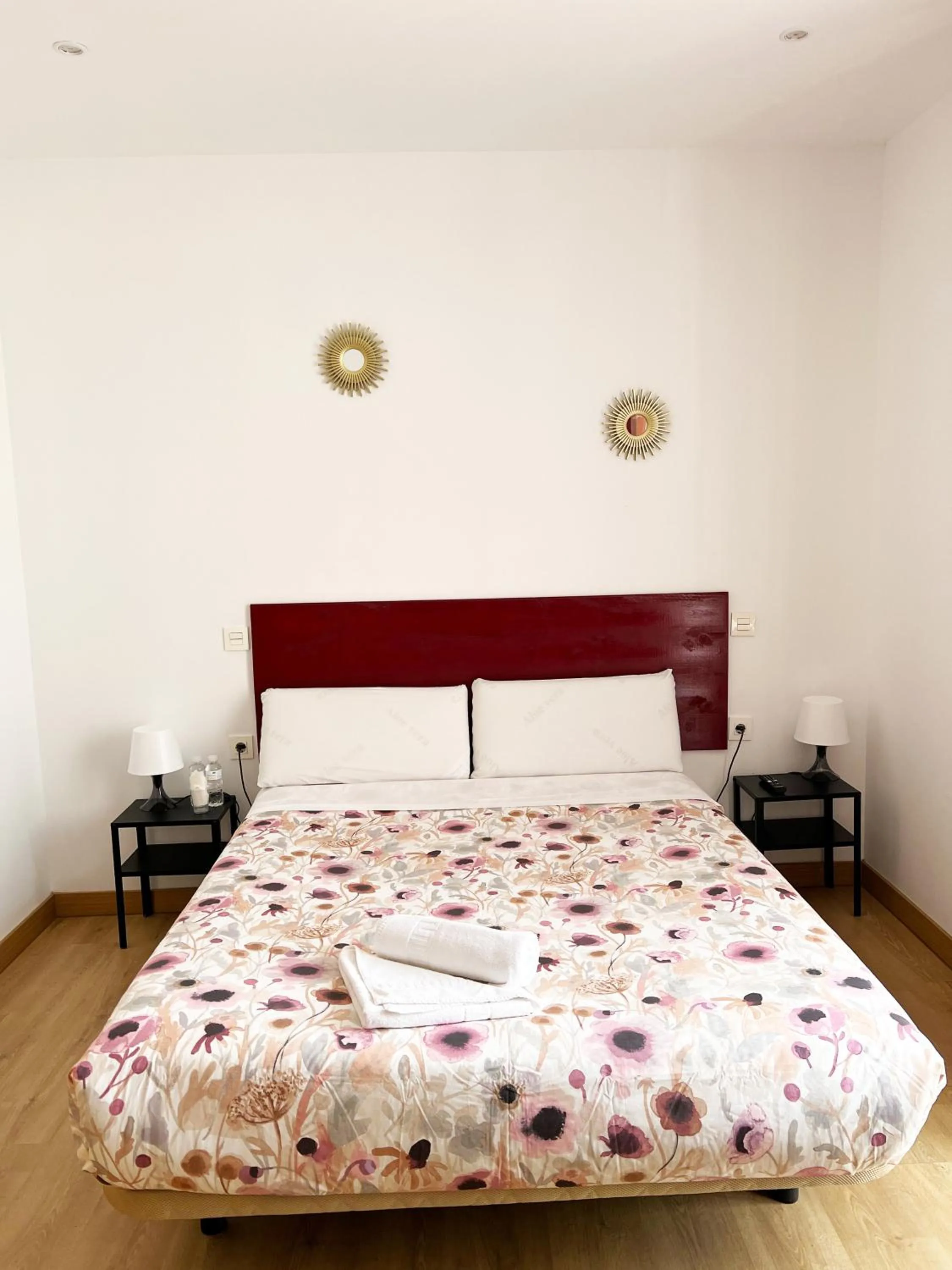 Photo of the whole room, Bed in Hostal Abaaly