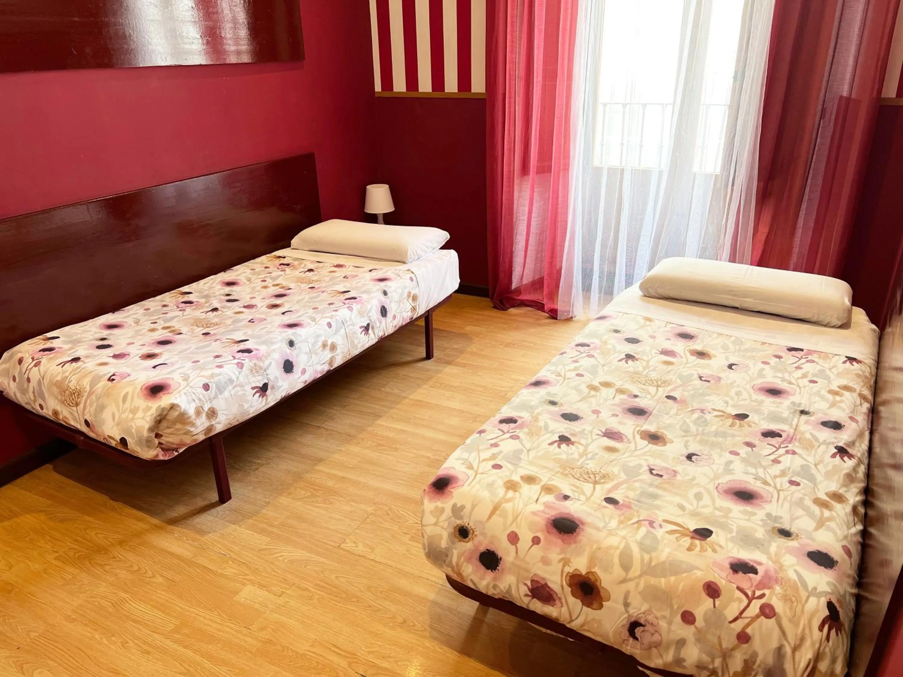 Photo of the whole room, Bed in Hostal Abaaly