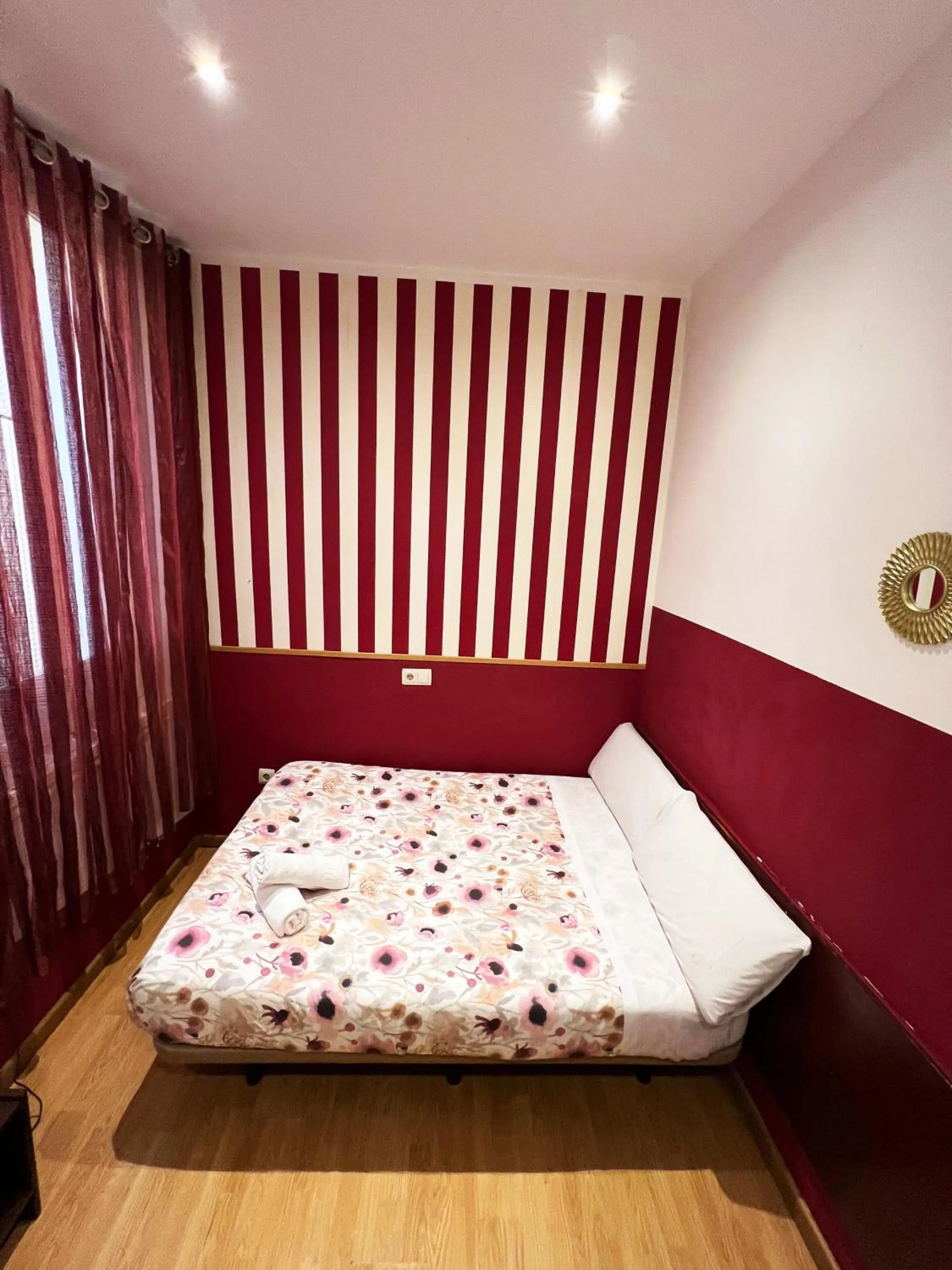 Photo of the whole room, Bed in Hostal Abaaly