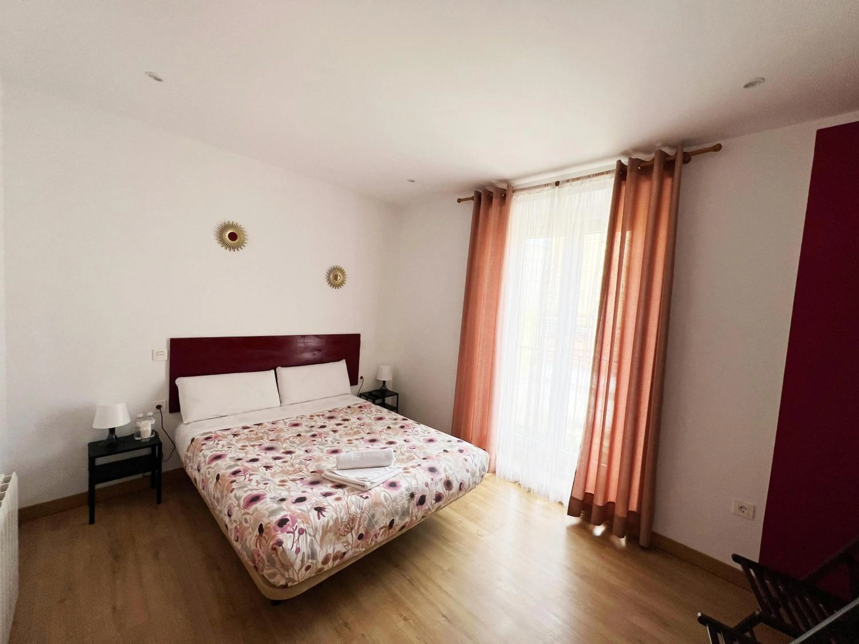 Photo of the whole room, Bed in Hostal Abaaly