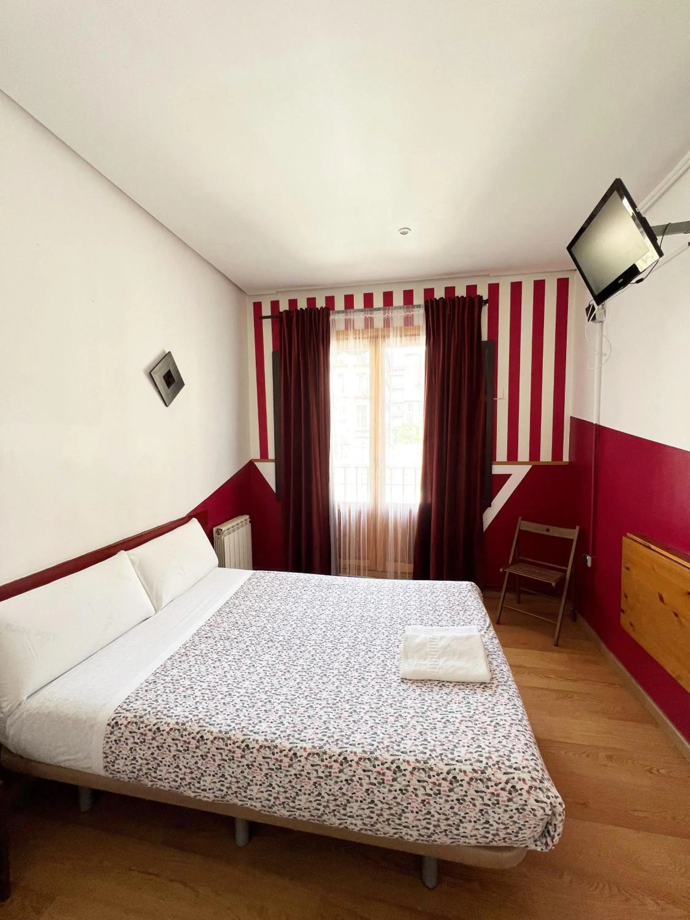 Photo of the whole room, Bed in Hostal La Casa de La Plaza