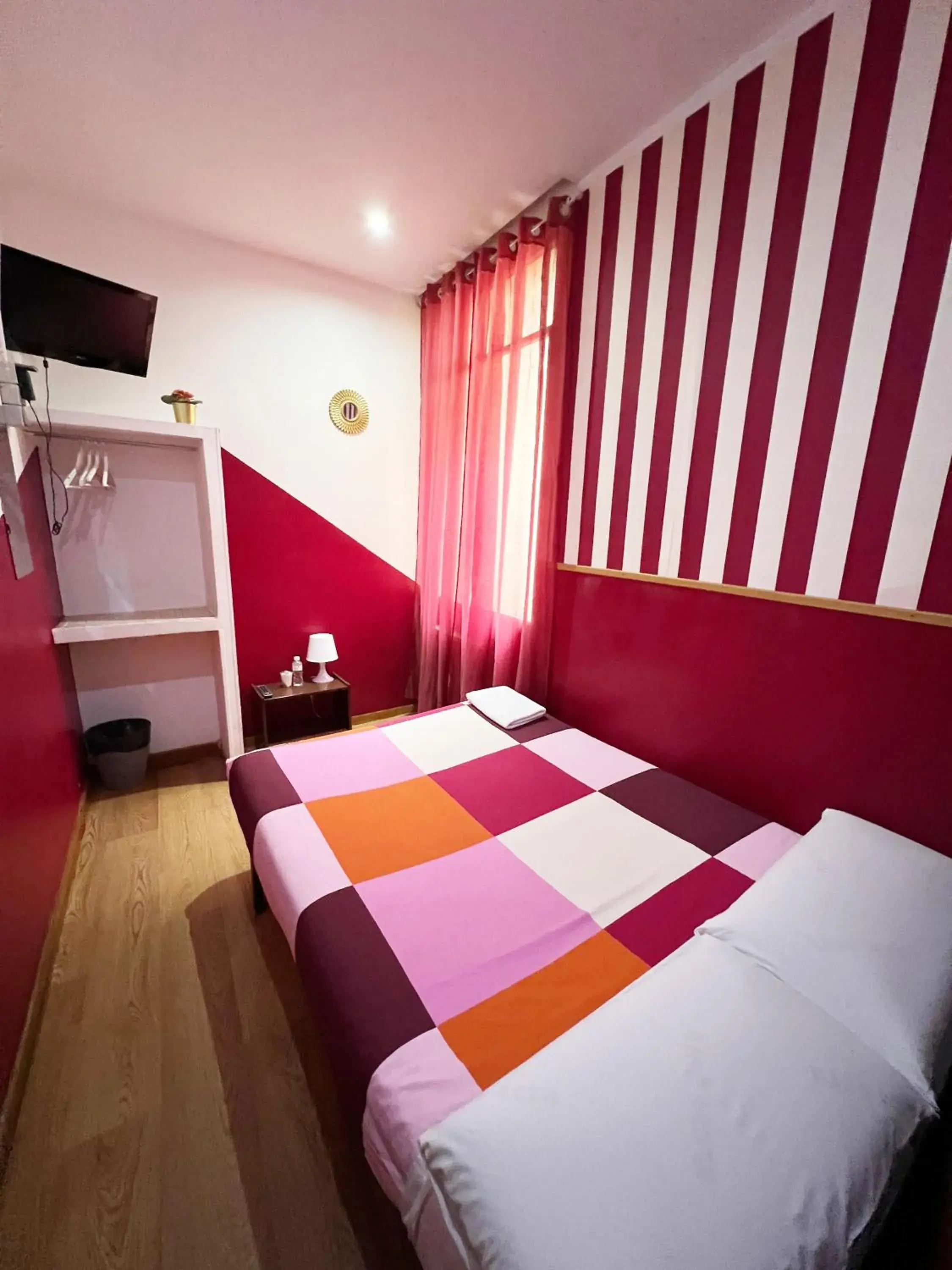 Photo of the whole room, Bed in Hostal La Casa de La Plaza Photo of the whole room, Bed in Hostal La Casa de La Plaza