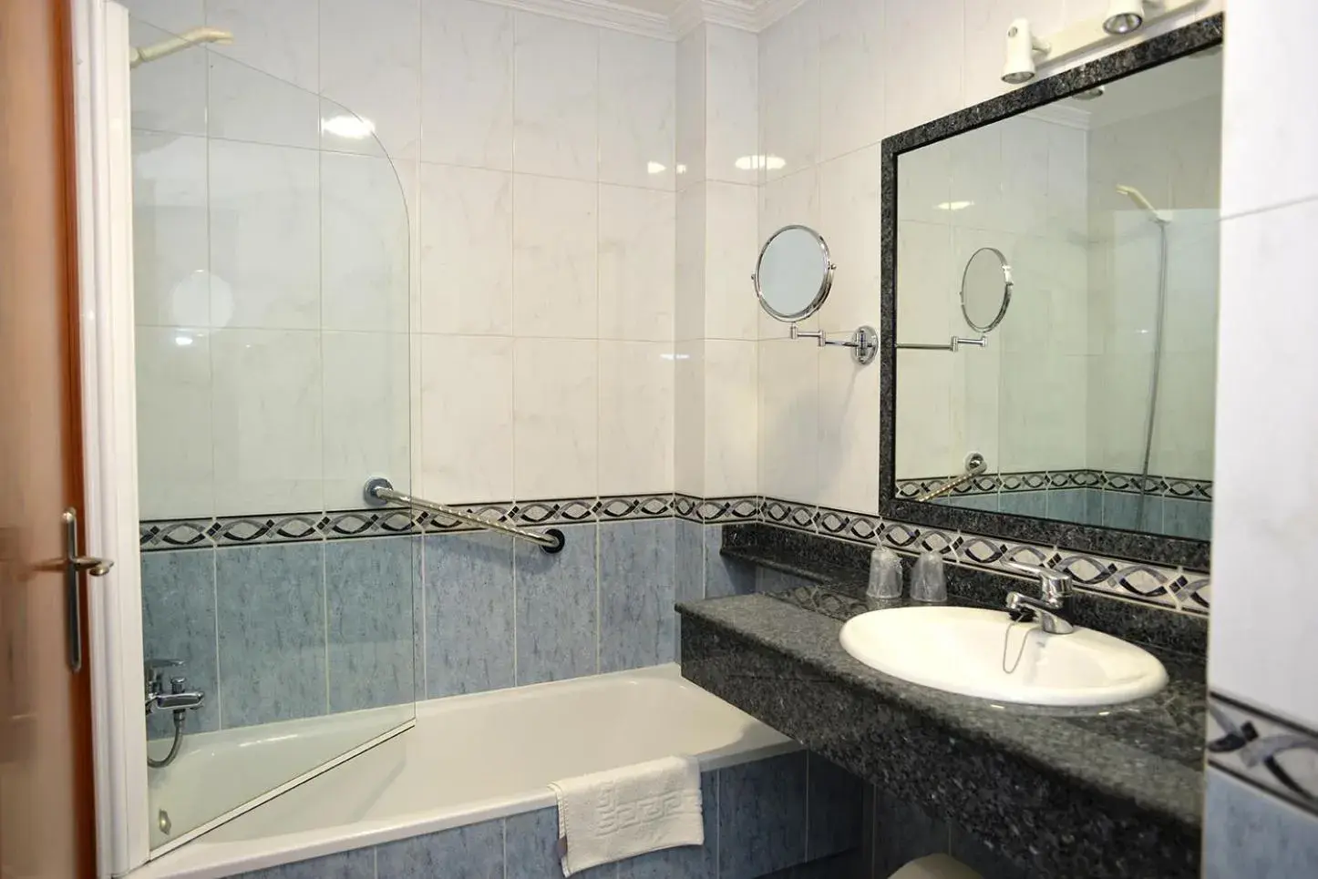 Double or Twin Room in Hotel Portonovo Double or Twin Room in Hotel Portonovo