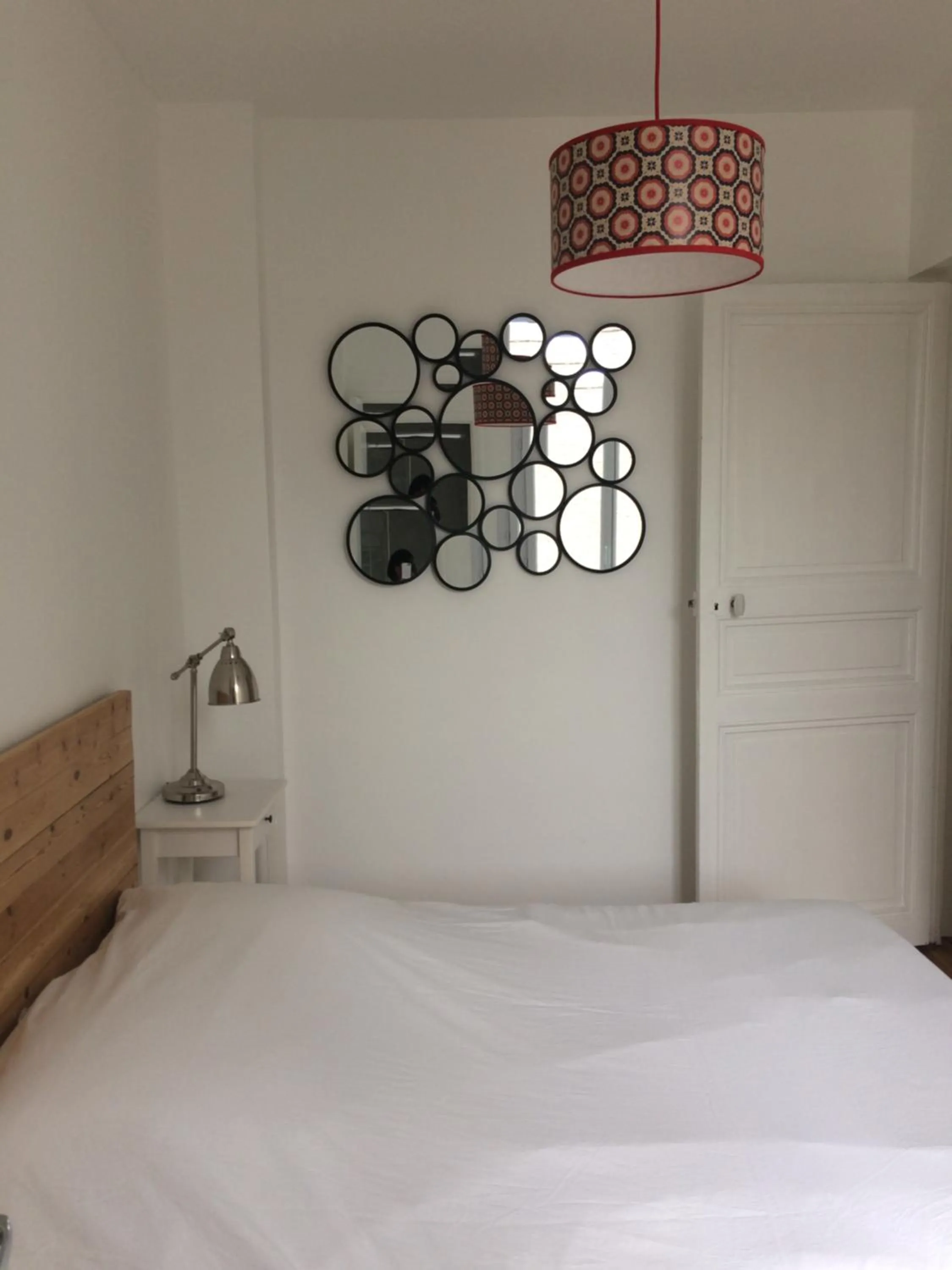 Photo of the whole room, Bed in Appartements de Jules & Victoire