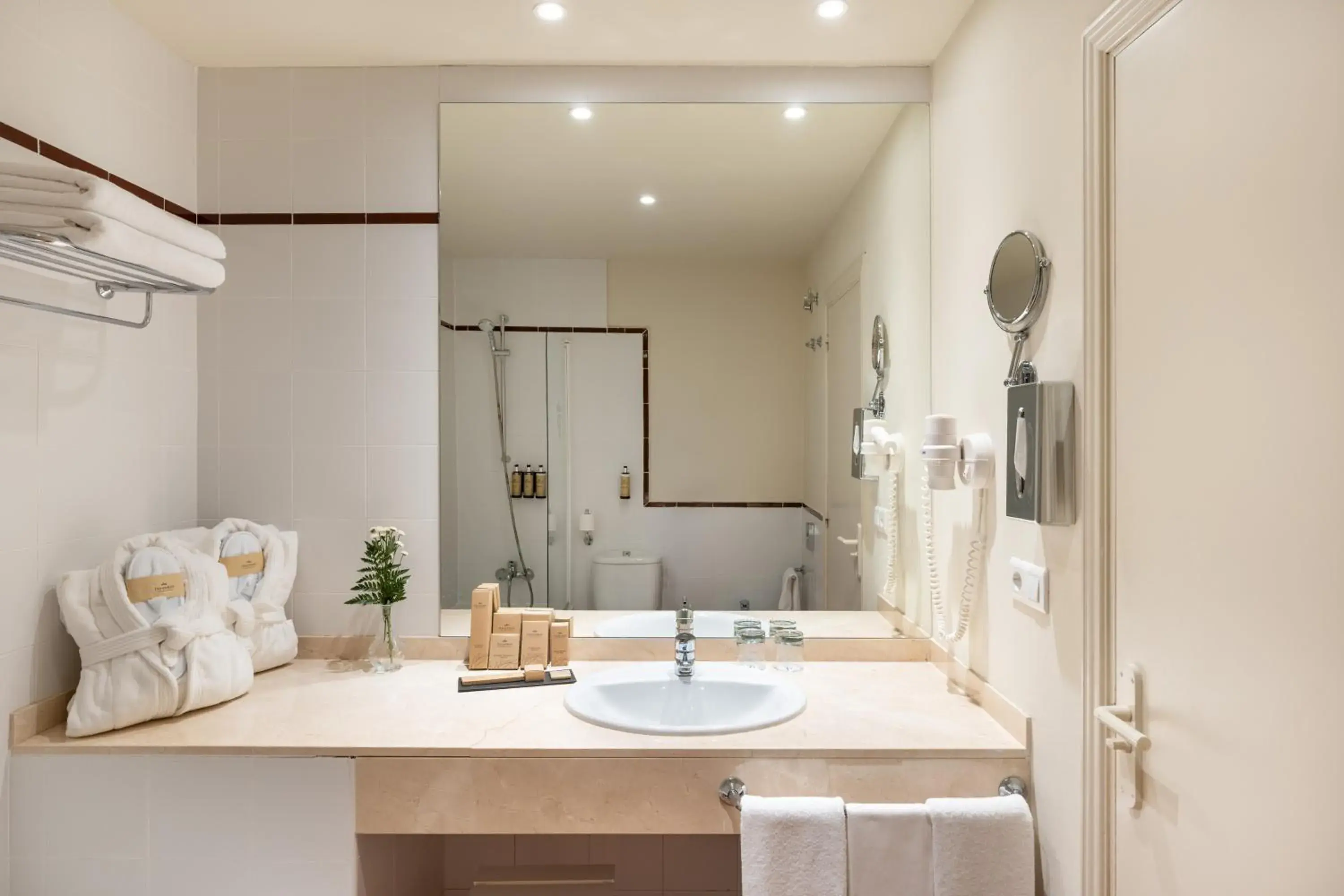 Parador de Sto. Domingo Bernardo de Fresneda Parador de Sto. Domingo Bernardo de Fresneda