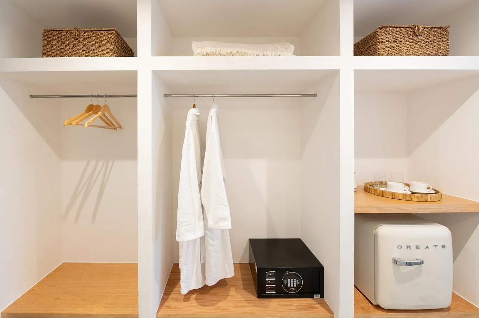 wardrobe in Precise Resort Tenerife