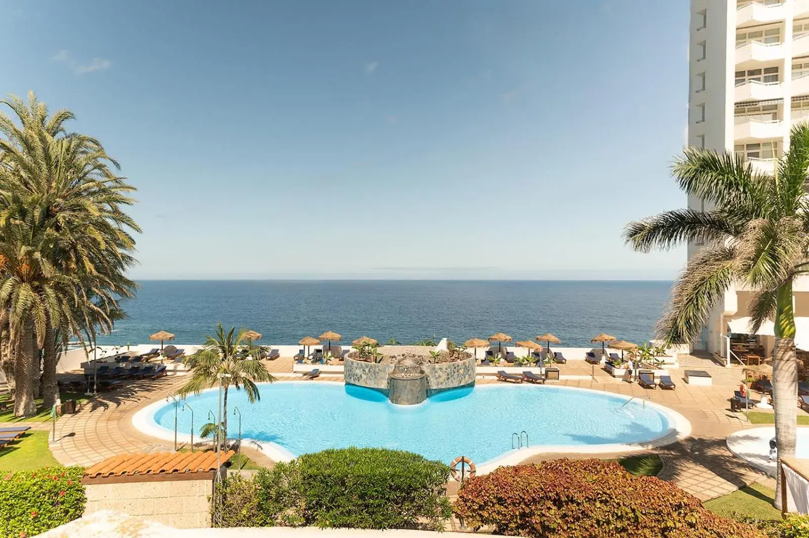 Swimming pool in Precise Resort Tenerife Swimming pool in Precise Resort Tenerife