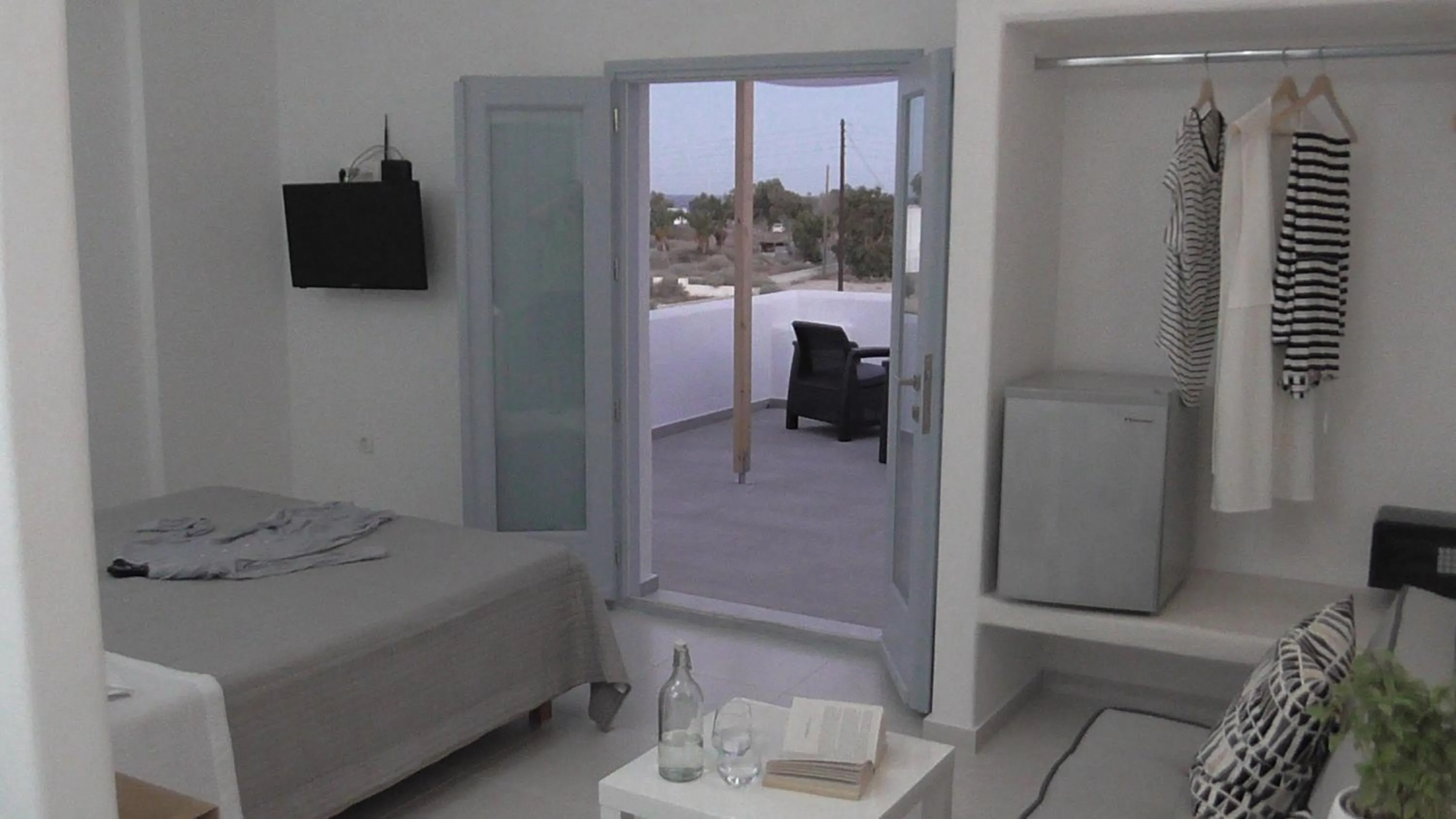 Bedroom, Bed in Daylight Hotel