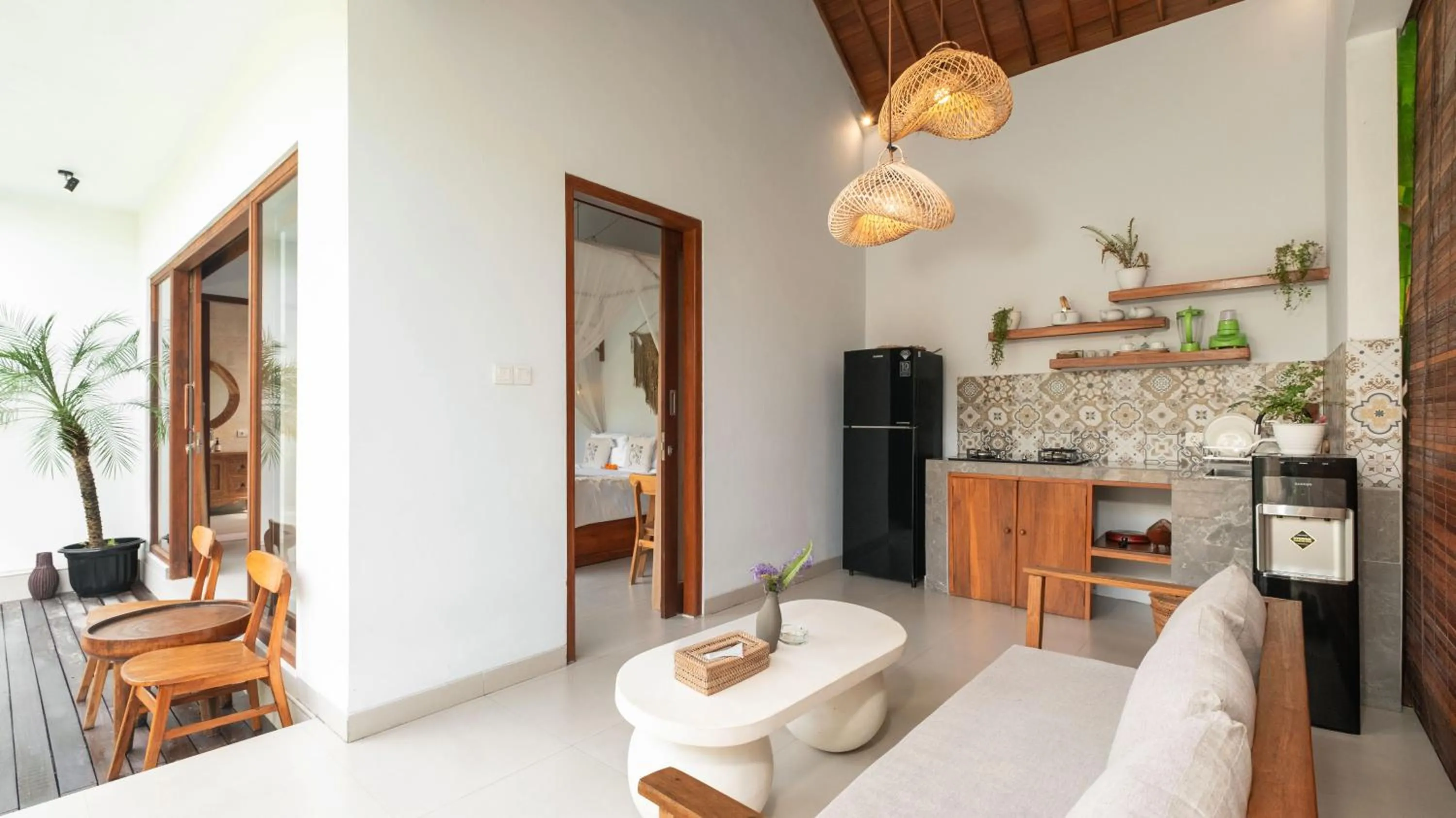Living room in Nick Villas by Villa Finder