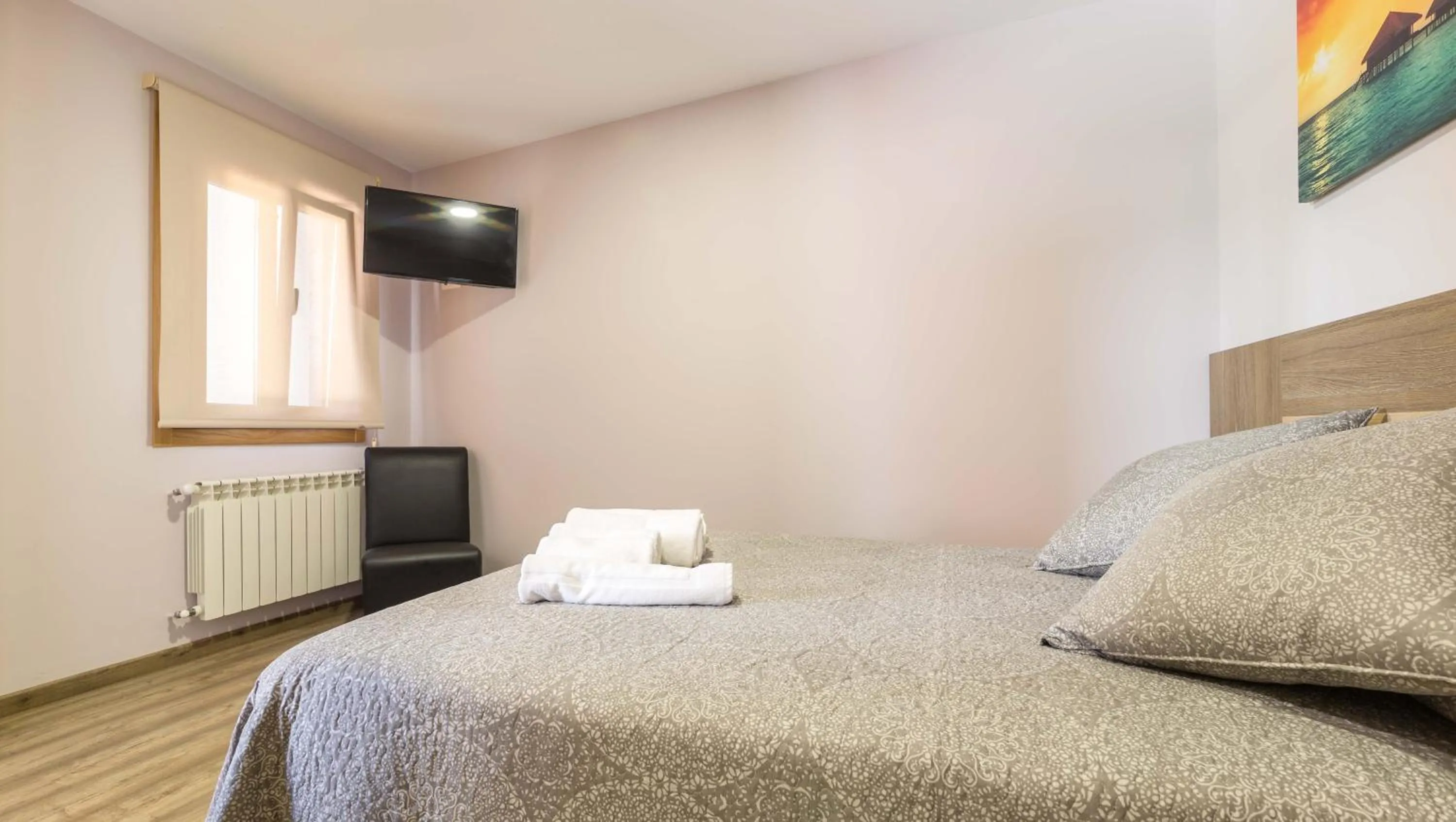 TV and multimedia, Bed in Pensión Pereiro
