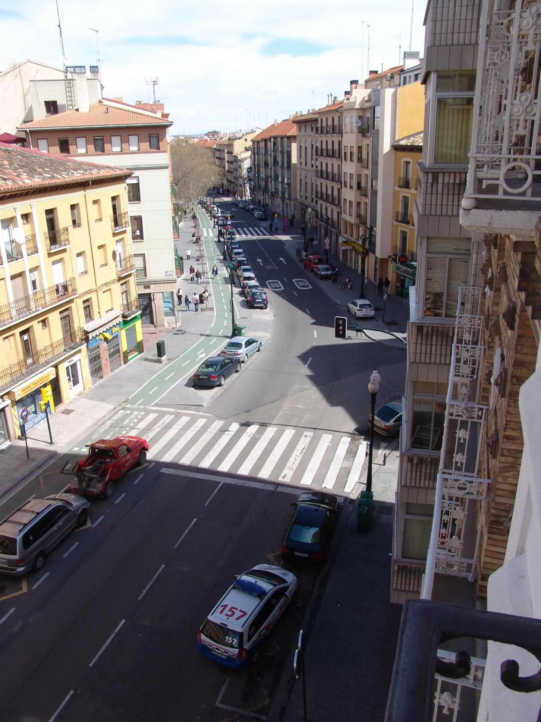 Street view in Apartamentos Zaragoza Coso