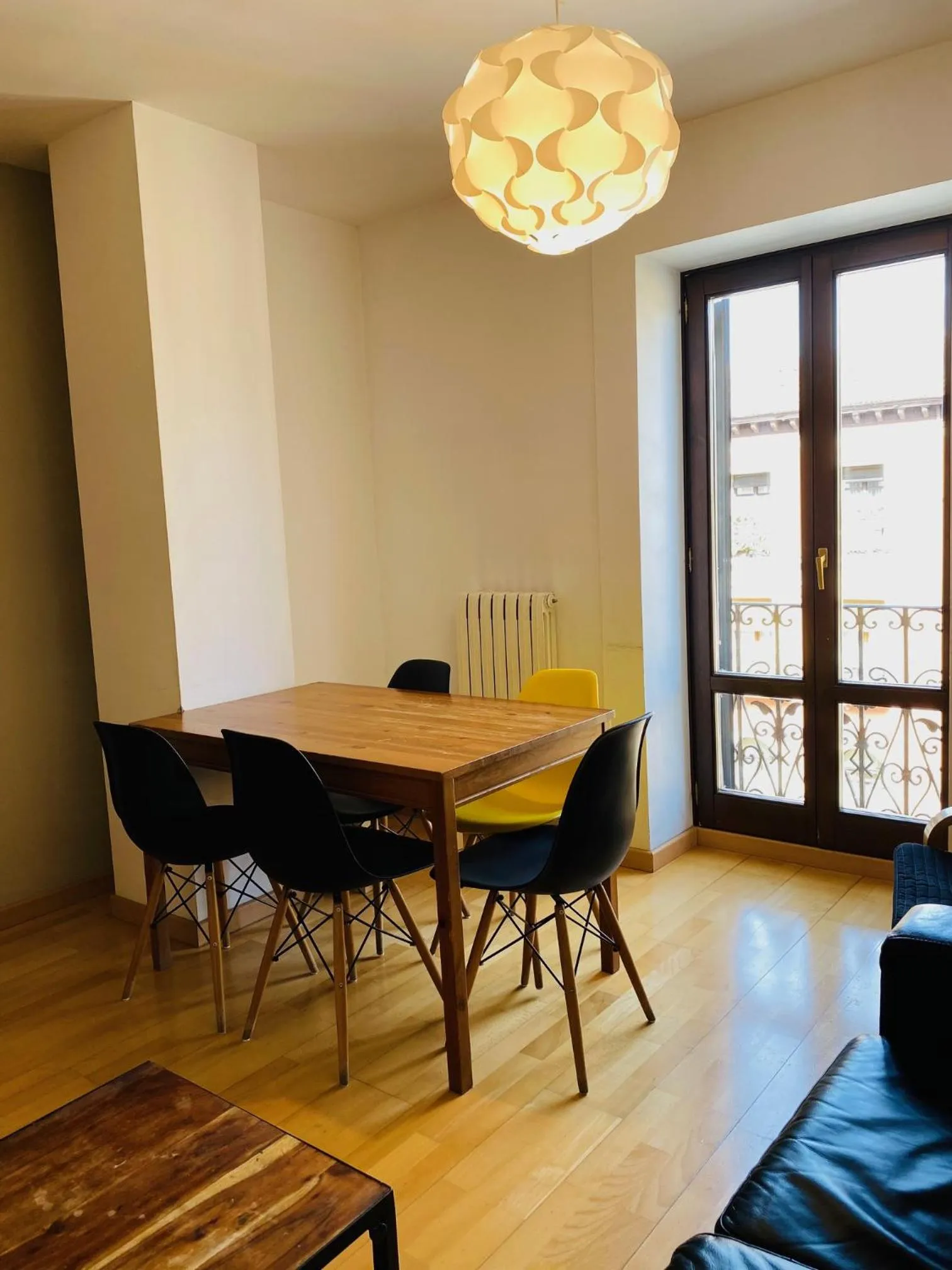 Dining area in Apartamentos Zaragoza Coso