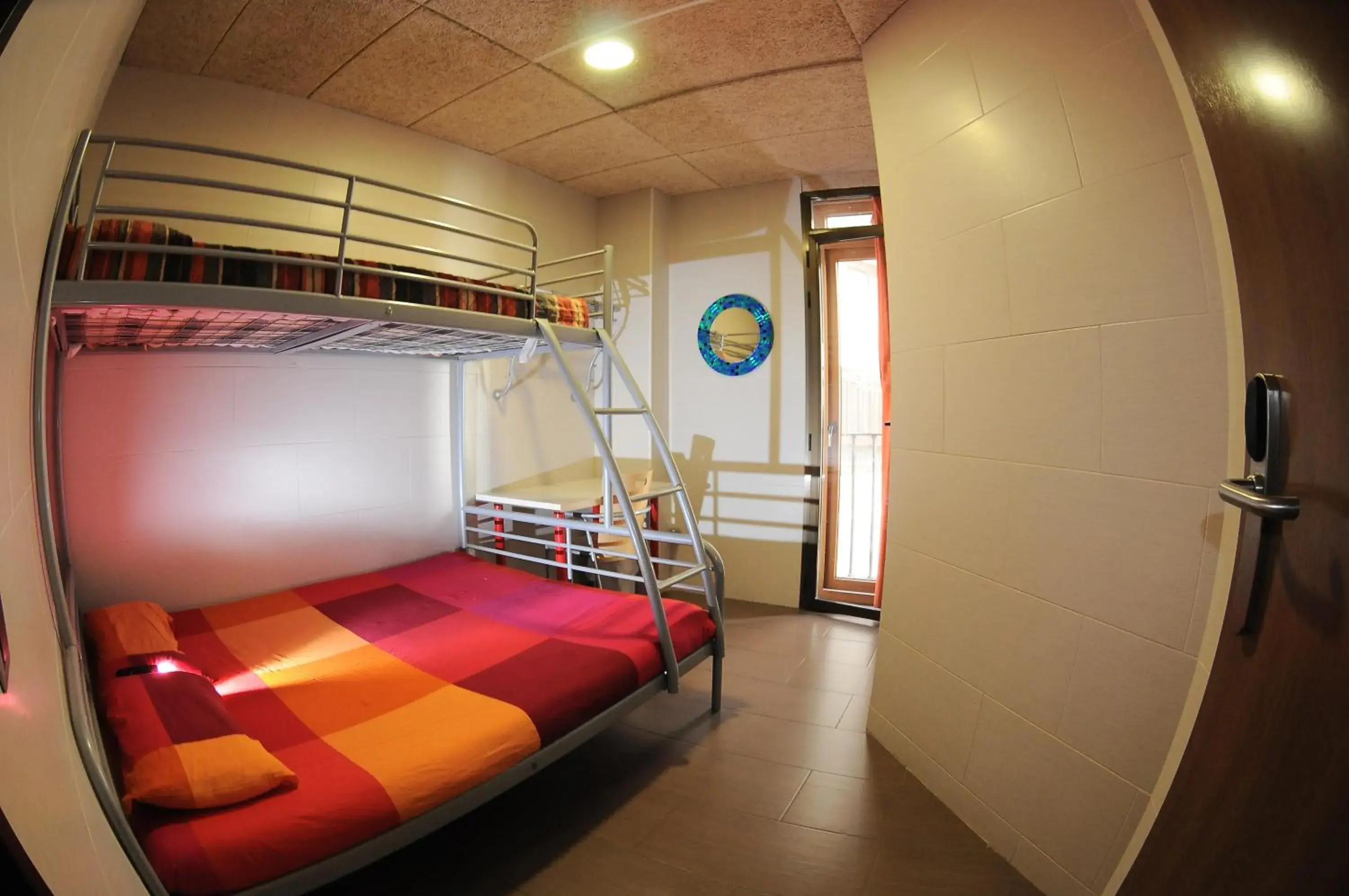 Photo of the whole room, Bed in Be Zaragoza Hostel Photo of the whole room, Bed in Be Zaragoza Hostel