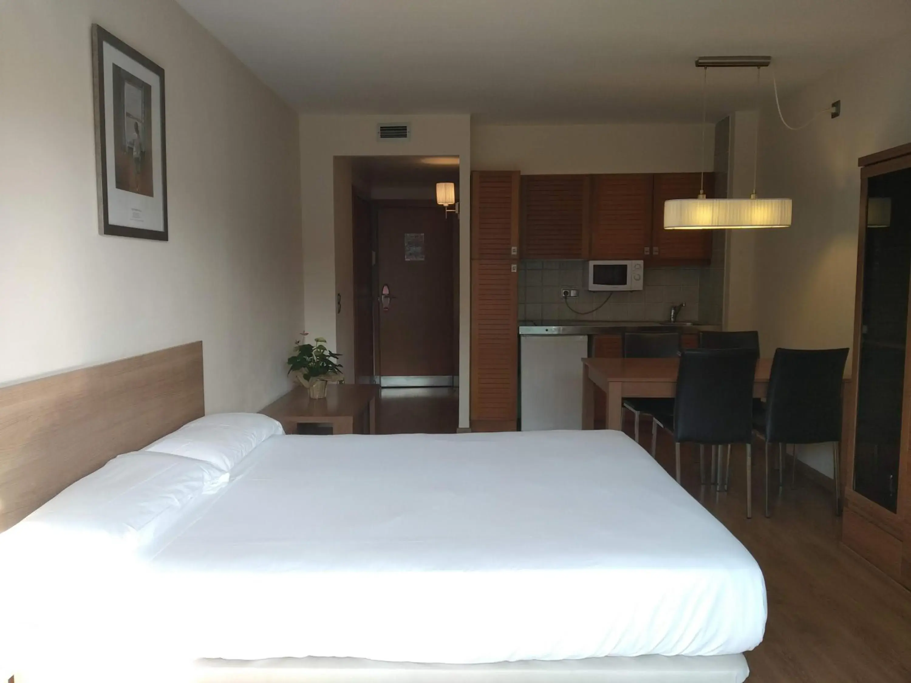 Photo of the whole room, Bed in Aparthotel Golf Beach Photo of the whole room, Bed in Aparthotel Golf Beach