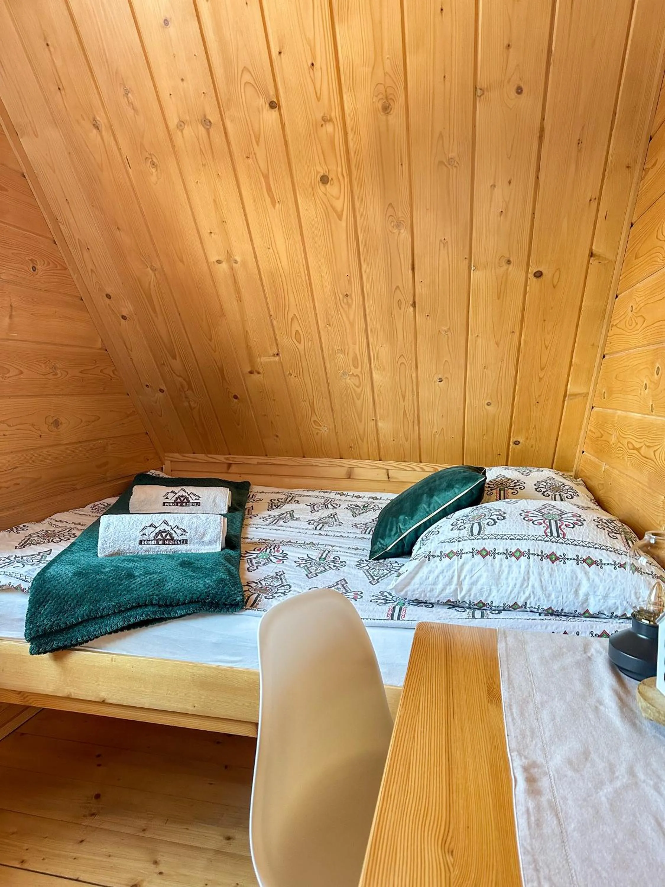 Bed in Pocztówka z Mizernej, domki z widokiem na góry, 1 km od Velo Czorsztyn, Jezioro Czorsztyńskie, rowery, cisza, spokój