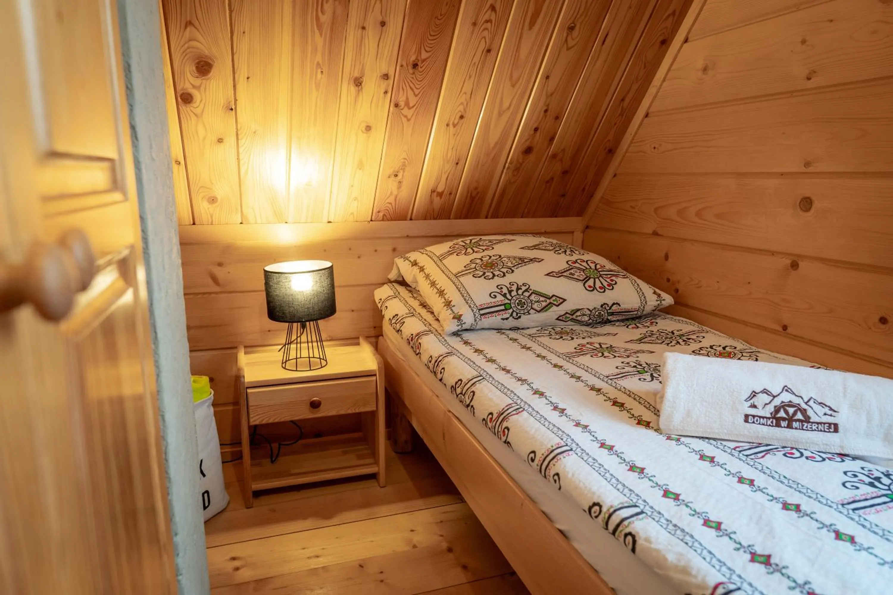 Bed in Pocztówka z Mizernej, domki z widokiem na góry, 1 km od Velo Czorsztyn, Jezioro Czorsztyńskie, rowery, cisza, spokój