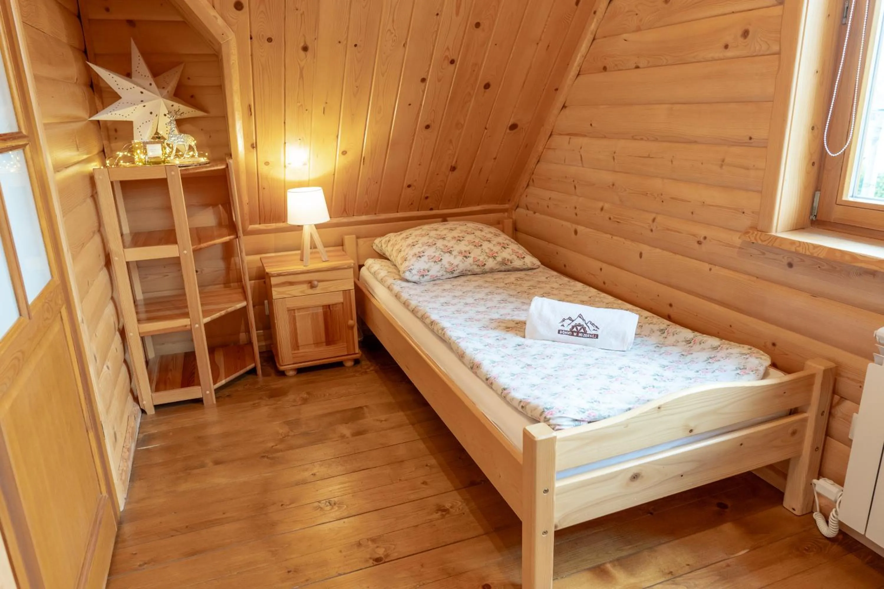 Bed in Pocztówka z Mizernej, domki z widokiem na góry, 1 km od Velo Czorsztyn, Jezioro Czorsztyńskie, rowery, cisza, spokój